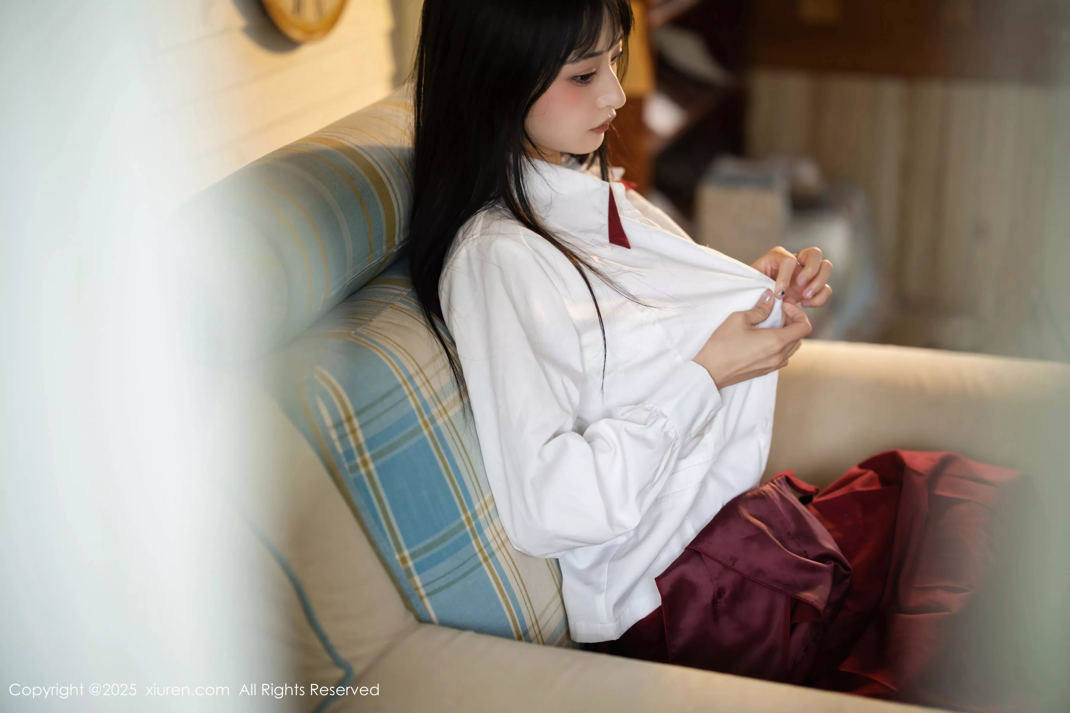 [[XiuRen秀人网]秀人网]No.10215_新人模特茂木希子性感红色裙子配肉色丝袜秀完美曲线诱惑写真82P