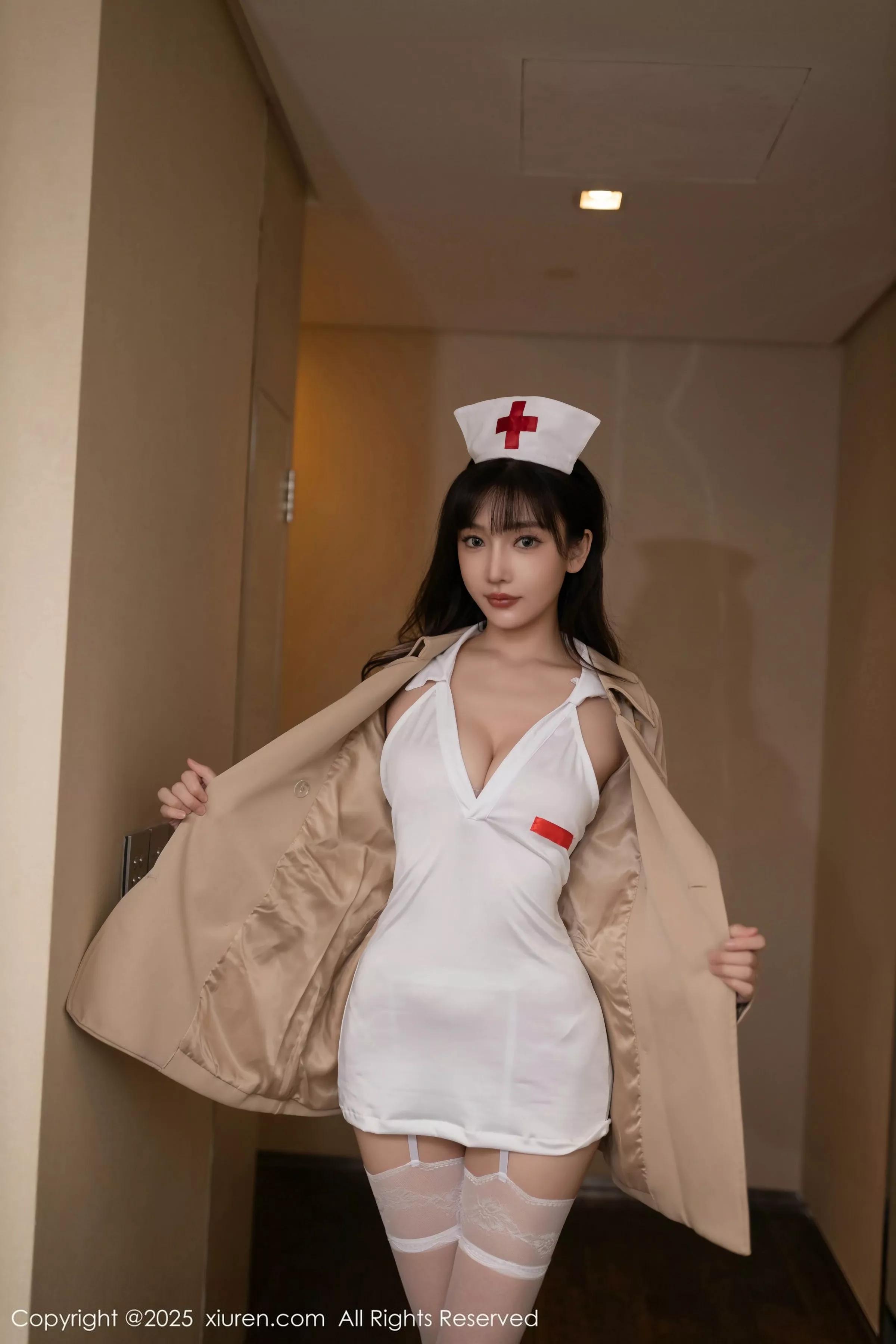 [[XiuRen秀人网]秀人网]No.10252_模特陆萱萱性感白色情趣护士服配白丝吊袜秀完美身材诱惑写真80P