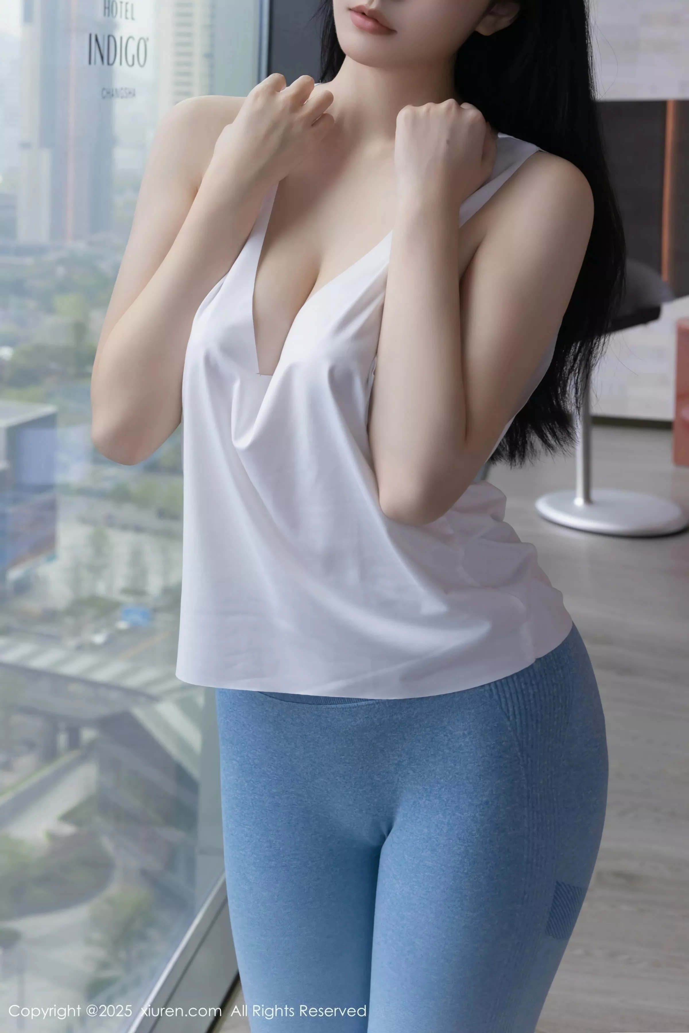 [[XiuRen秀人网]秀人网]No.10272_模特安然anran健身房性感蓝白色运动服秀曼妙身姿完美诱惑写真80P