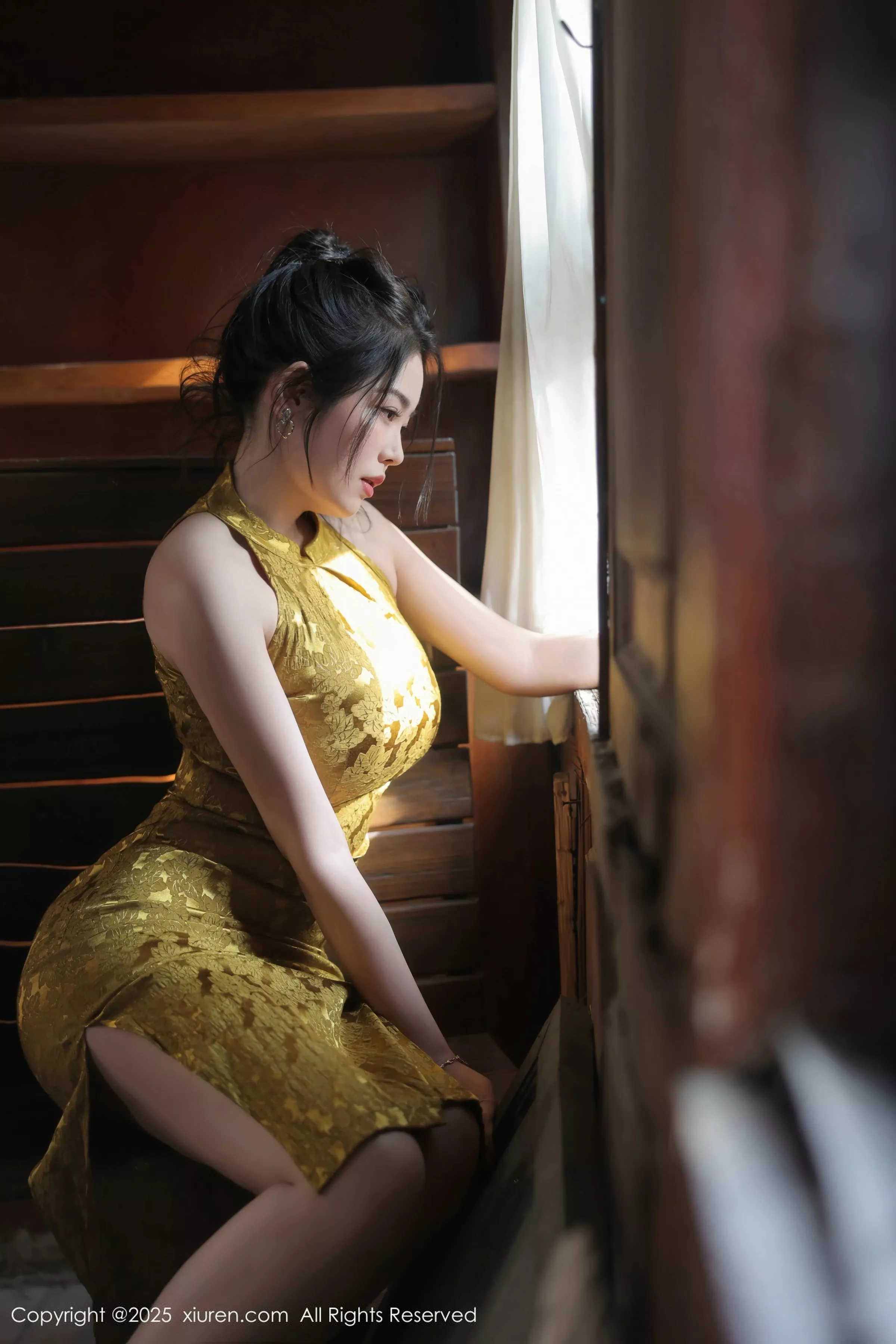 [[XiuRen秀人网]秀人网]No.10269_模特林若凡F性感黄色旗袍露浅色内衣秀丰腴身材撩人诱惑写真71P