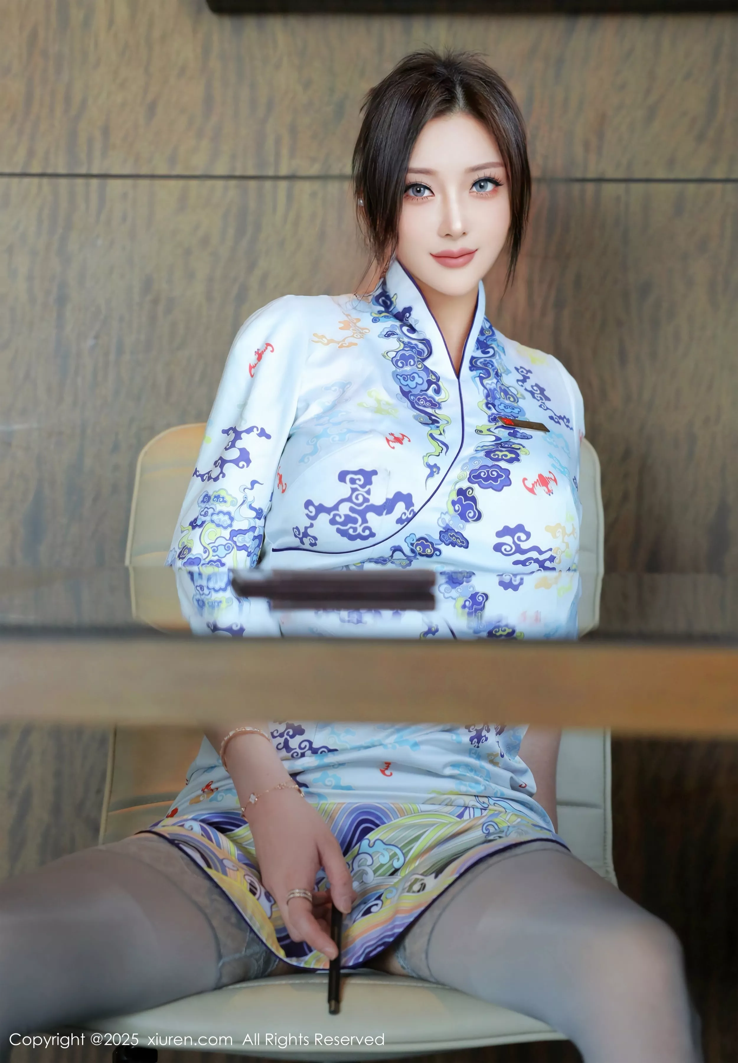 [[XiuRen秀人网]秀人网]No.10273_新人模特苏一诺性感青色旗袍露蓝色内衣配灰丝袜秀美腿诱惑写真79P