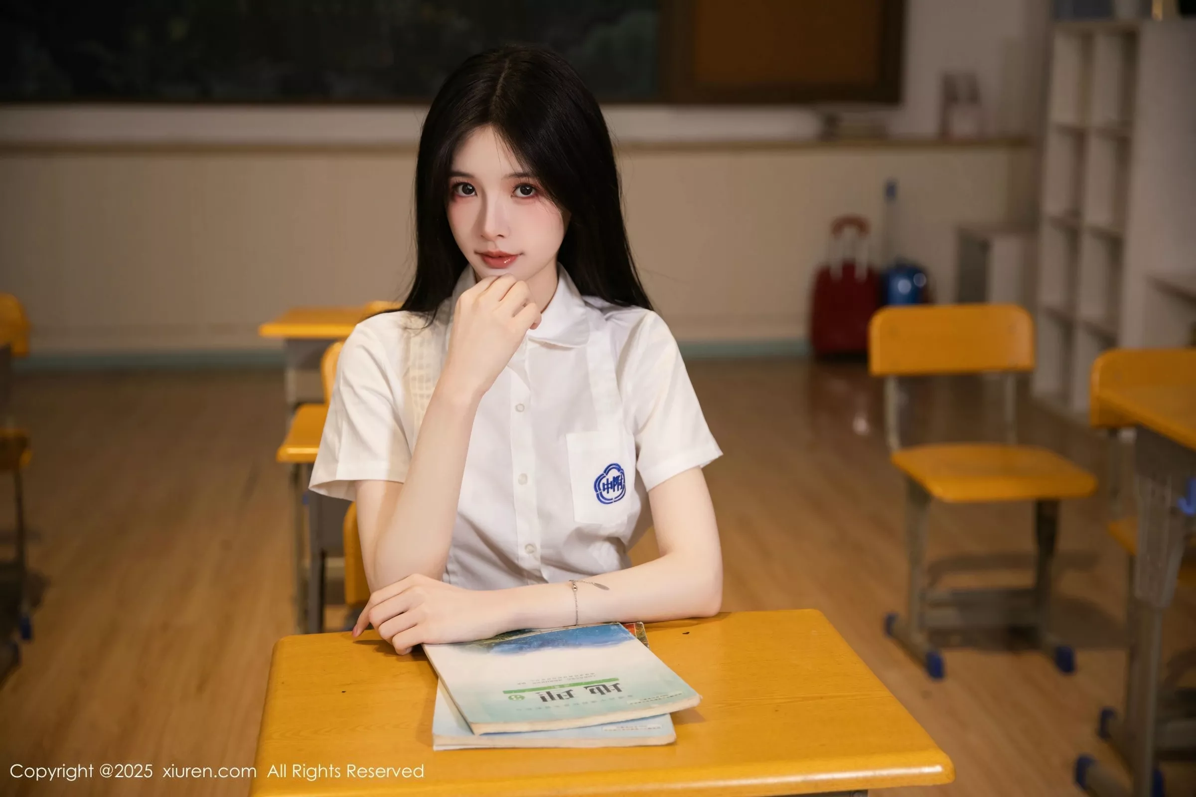 [[XiuRen秀人网]秀人网]No.10287_模特布丁wow性感JK制服露蕾丝内衣配超薄黑丝秀完美身材诱惑写真81P