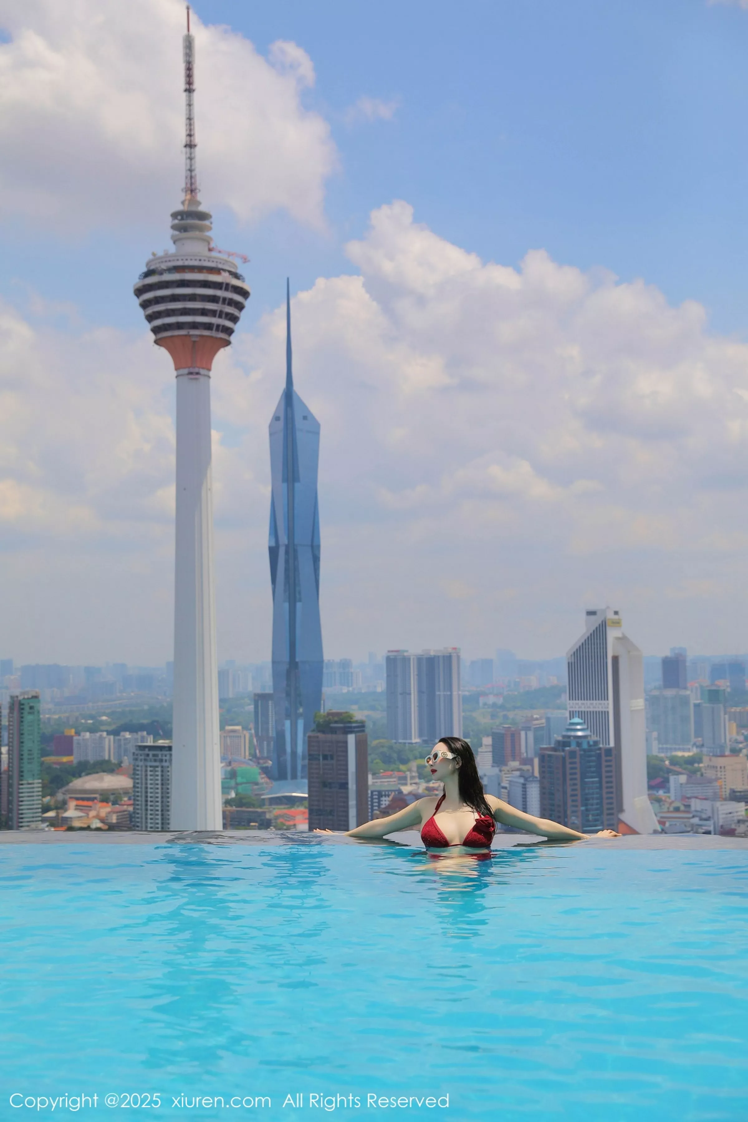 [[XiuRen秀人网]秀人网]No.10172_模特Candy糖糖泳池场景性感红色比基尼服饰秀丰腴身材诱惑写真82P