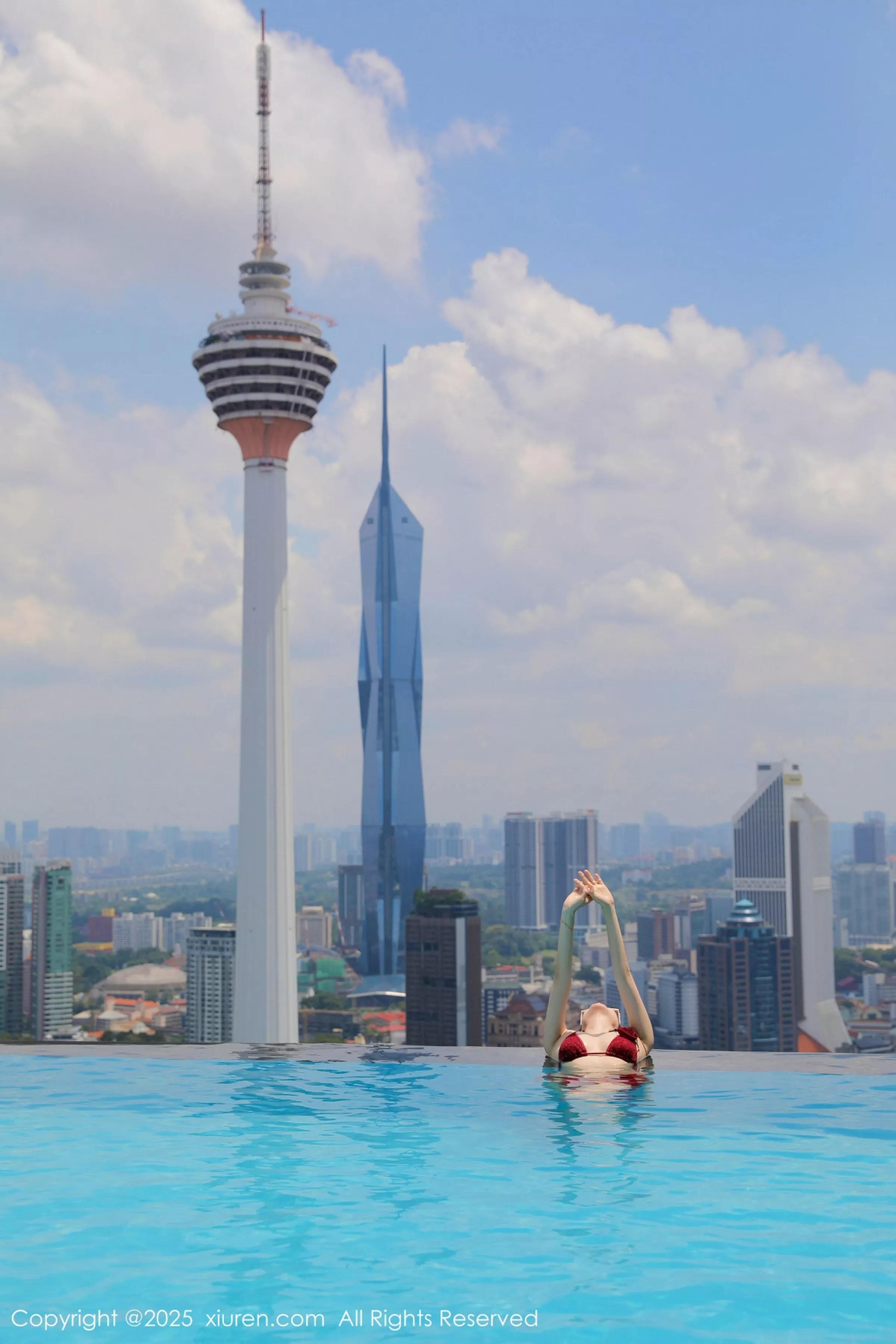 [[XiuRen秀人网]秀人网]No.10172_模特Candy糖糖泳池场景性感红色比基尼服饰秀丰腴身材诱惑写真82P