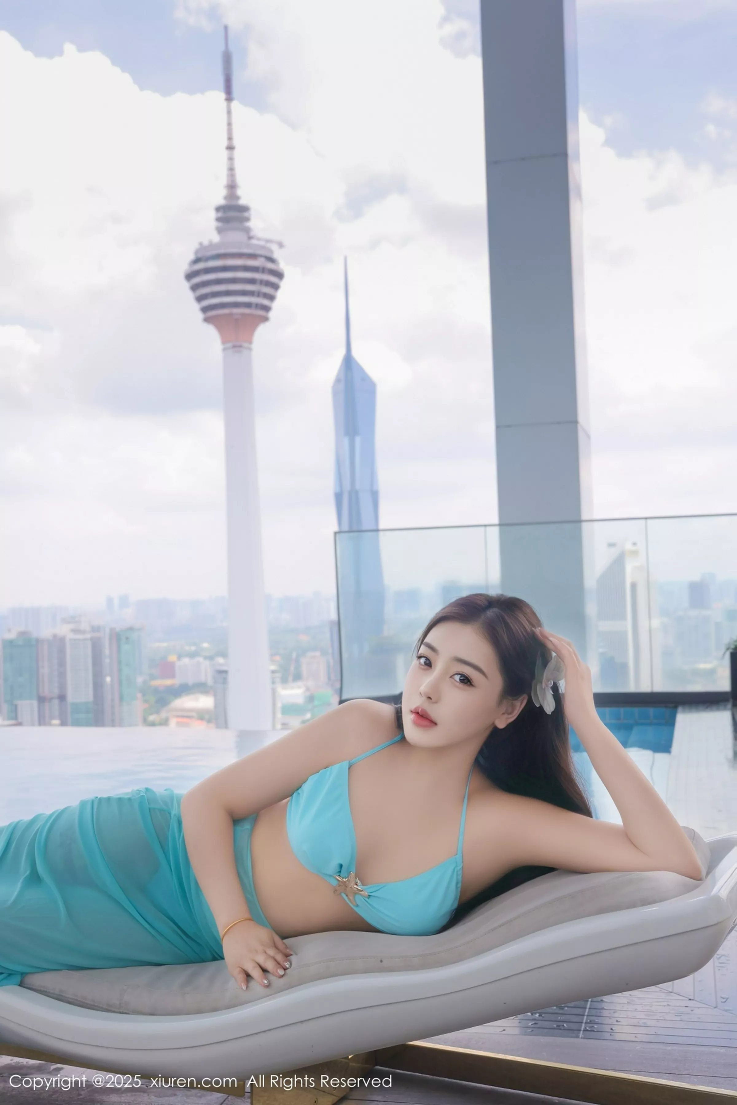 [[XiuRen秀人网]秀人网]No.10187_模特希雅sia泳池场景性感蓝色比基尼秀完美身材撩人诱惑写真58P