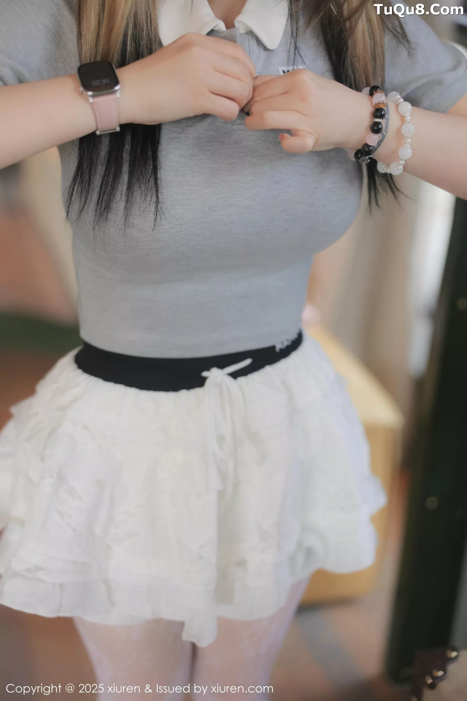 [[XiuRen秀人网]秀人网]No.10330_模特诺诺Hsu性感灰色服饰配白色蕾丝袜秀丰腴身材撩人诱惑写真60P