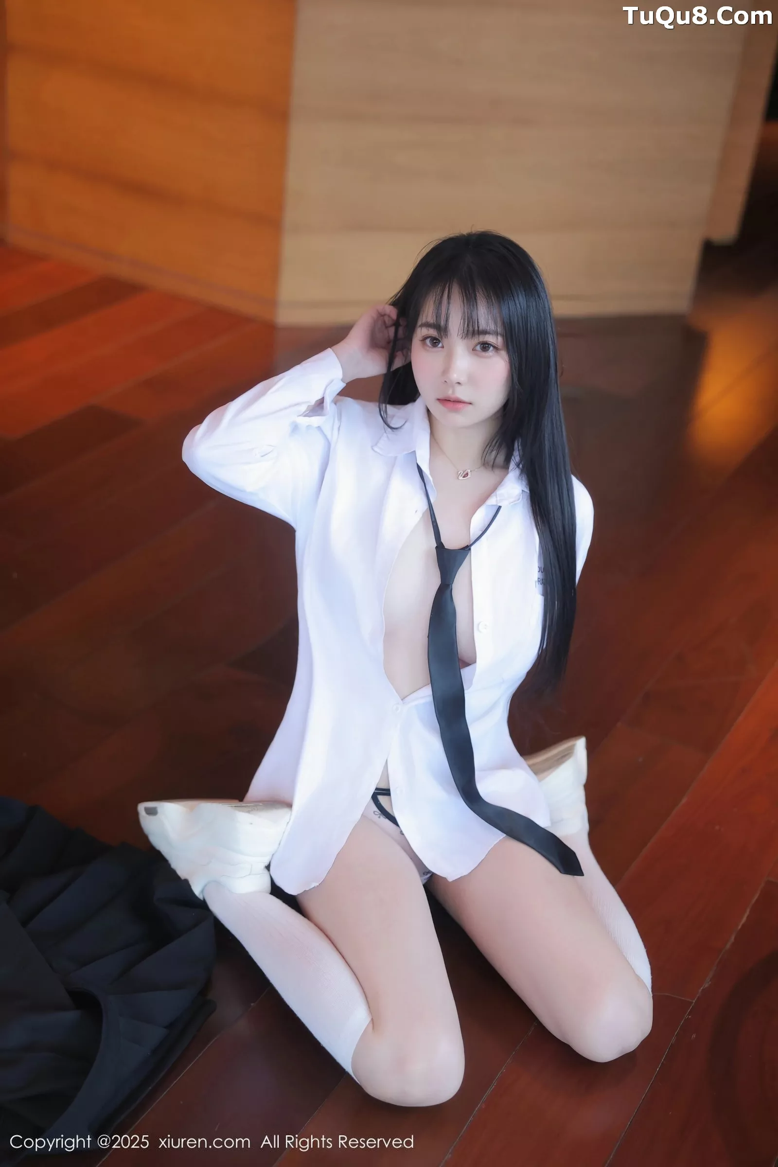 [[XiuRen秀人网]秀人网]No.10335_模特软情性感白色衬衫配黑短裙露白色丝袜秀曼妙身姿诱惑写真64P