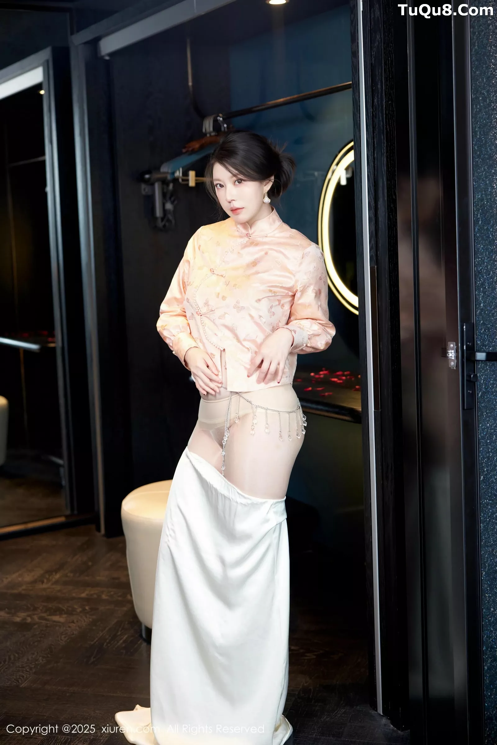 [[XiuRen秀人网]秀人网]No.10341_模特白茹雪abby性感旗袍服饰露宝石情趣内衣秀火辣身材诱惑写真72P