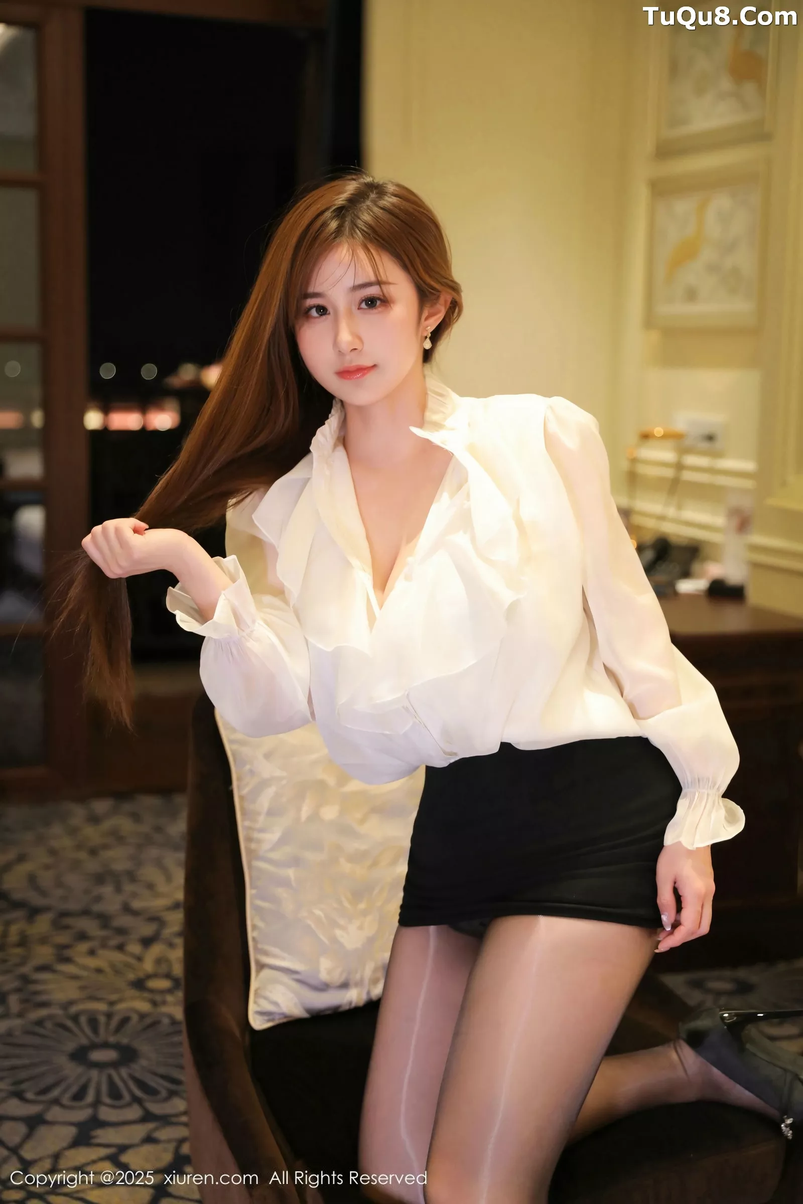 [[XiuRen秀人网]秀人网]No.10342_模特小肉肉咪OL服饰露黑色内衣配超薄黑丝秀凹凸身材诱惑写真74P