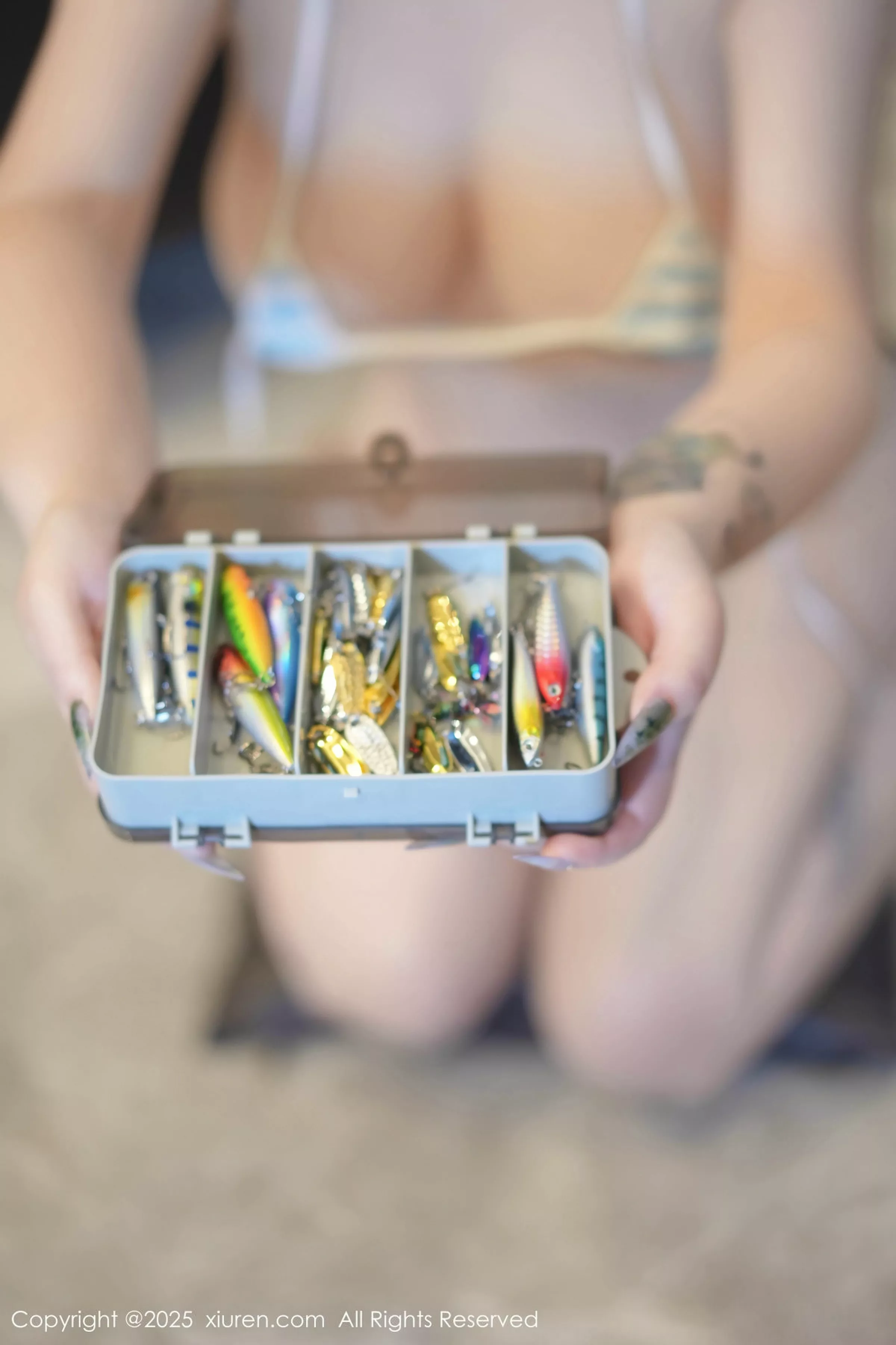 [[XiuRen秀人网]秀人网]No.10348_女神妲己_Toxic私房性感粉色服饰露比基尼秀雪峰美臀诱惑写真76P