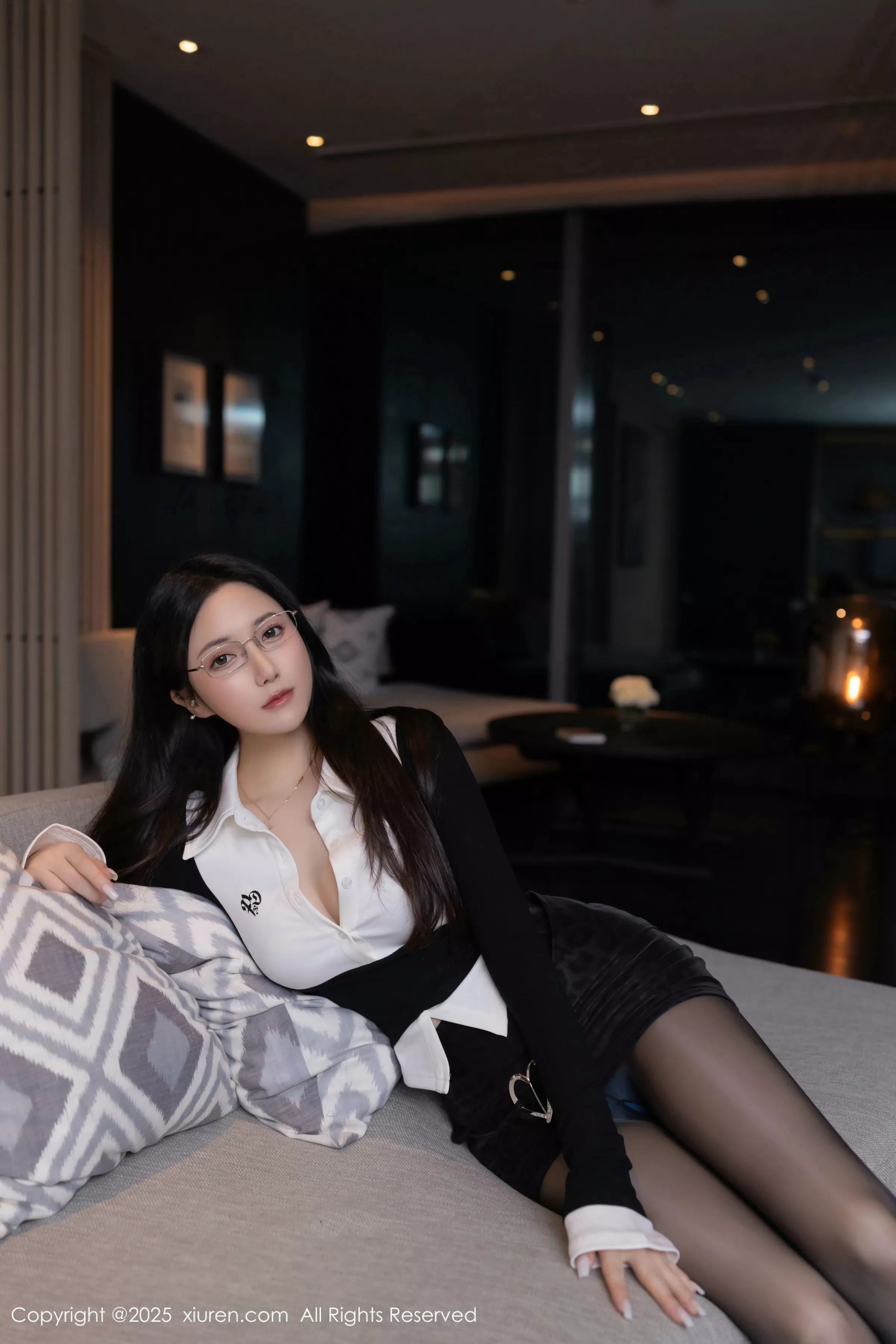 [[XiuRen秀人网]秀人网]No.10353_模特鱼子酱Fish性感黑色学生服饰配开档黑丝秀曼妙身姿诱惑写真80P