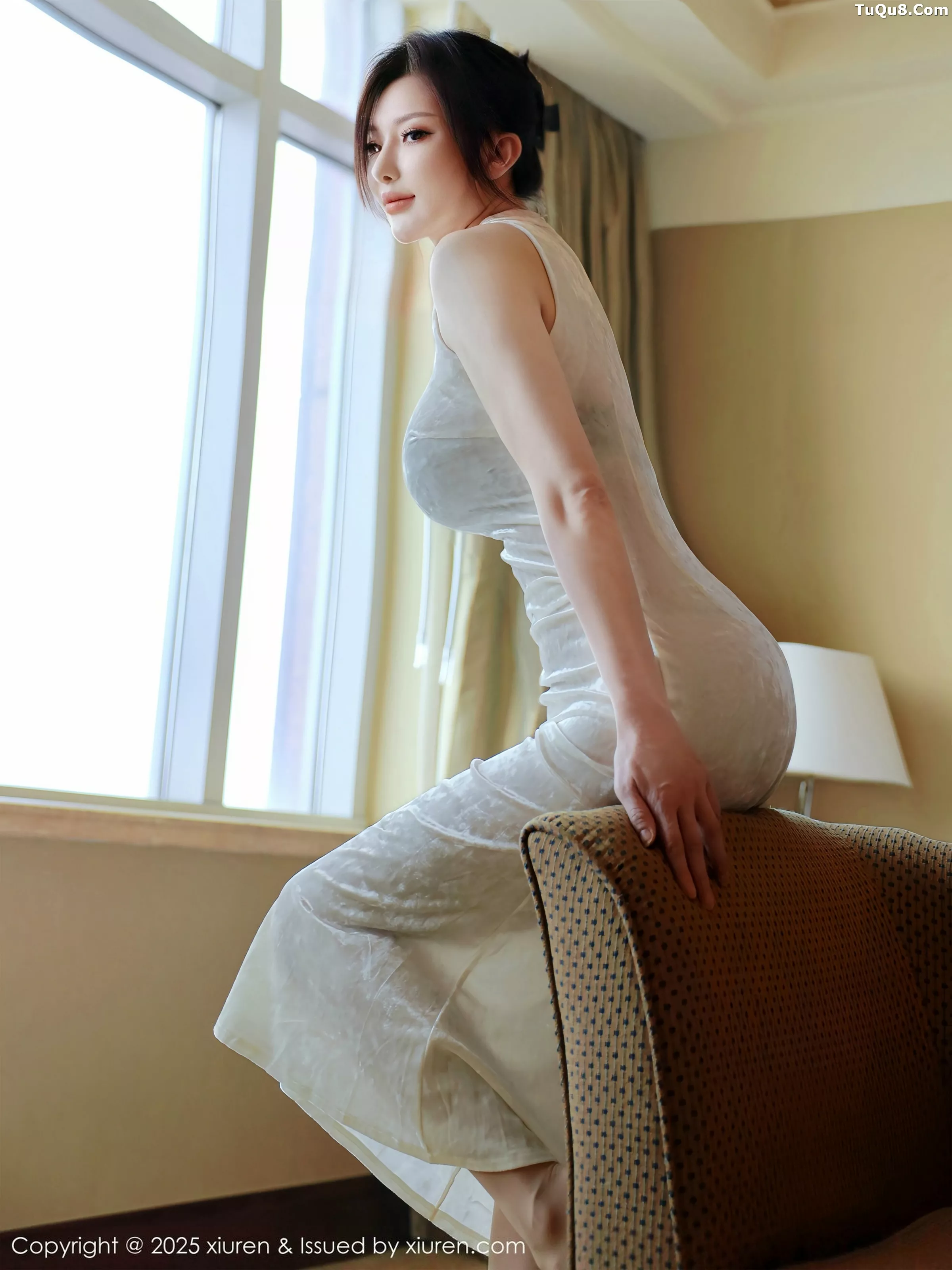 [[XiuRen秀人网]秀人网]No.10355_模特苏一诺浅色旗袍露黑色蕾丝内衣配超薄肉丝秀美腿诱惑写真77P