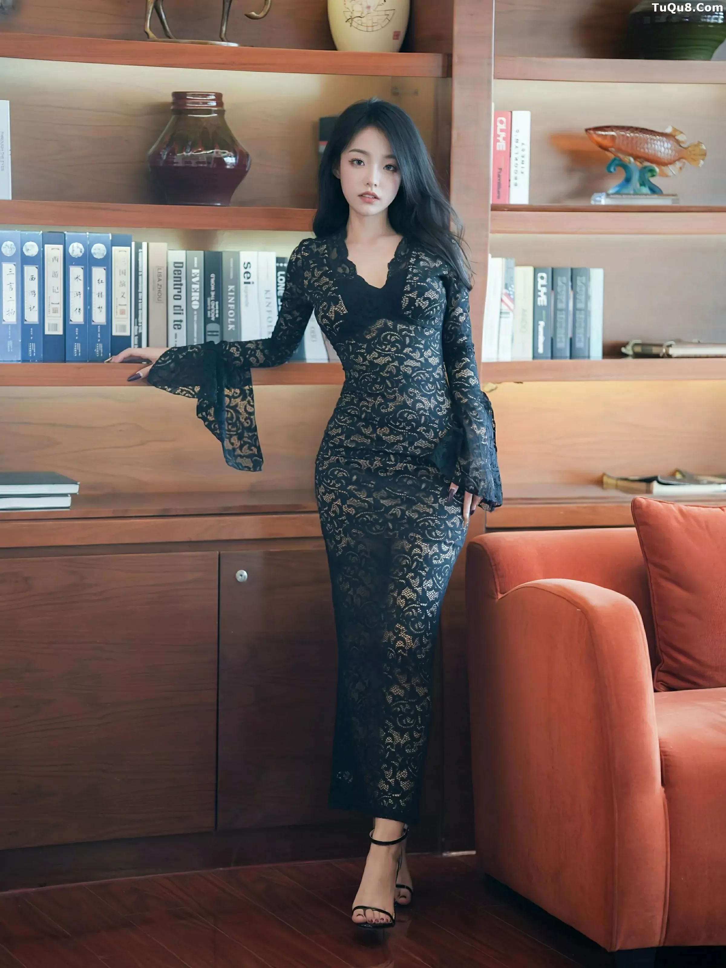 [[XiuRen秀人网]秀人网]No.10360_模特白琮瑗性感黑色蕾丝长裙半撩露白色内衣秀修长美腿诱惑写真61P