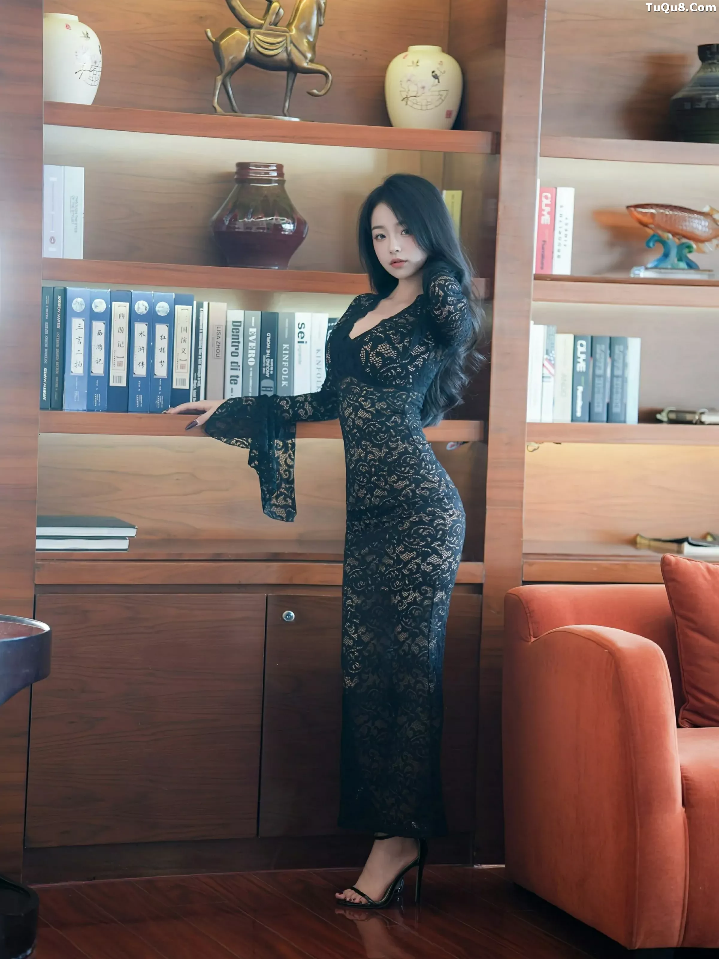 [[XiuRen秀人网]秀人网]No.10360_模特白琮瑗性感黑色蕾丝长裙半撩露白色内衣秀修长美腿诱惑写真61P