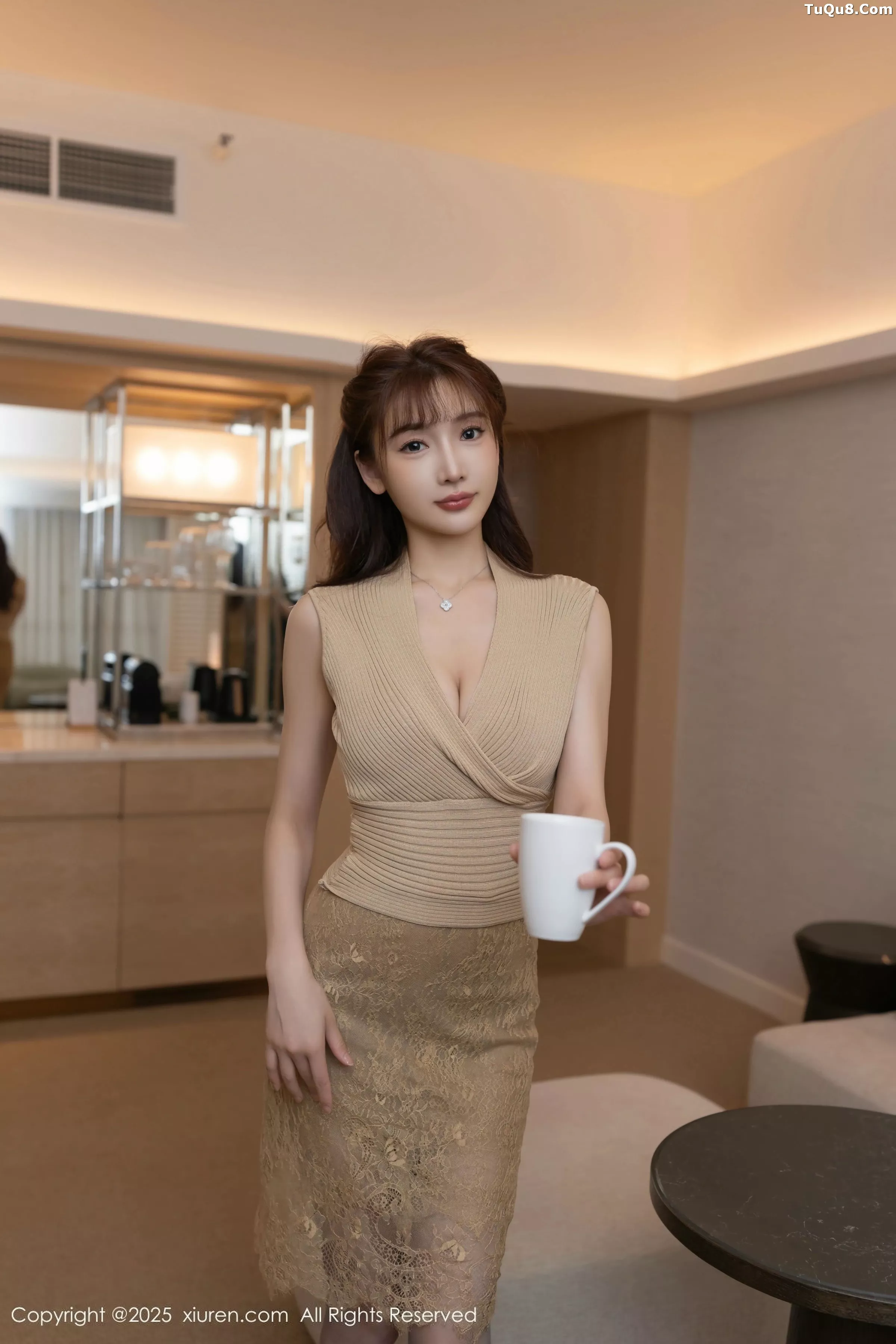 [[XiuRen秀人网]秀人网]No.10370_模特陆萱萱性感紫色情趣内衣配紫色丝袜秀柔美身材诱惑写真80P