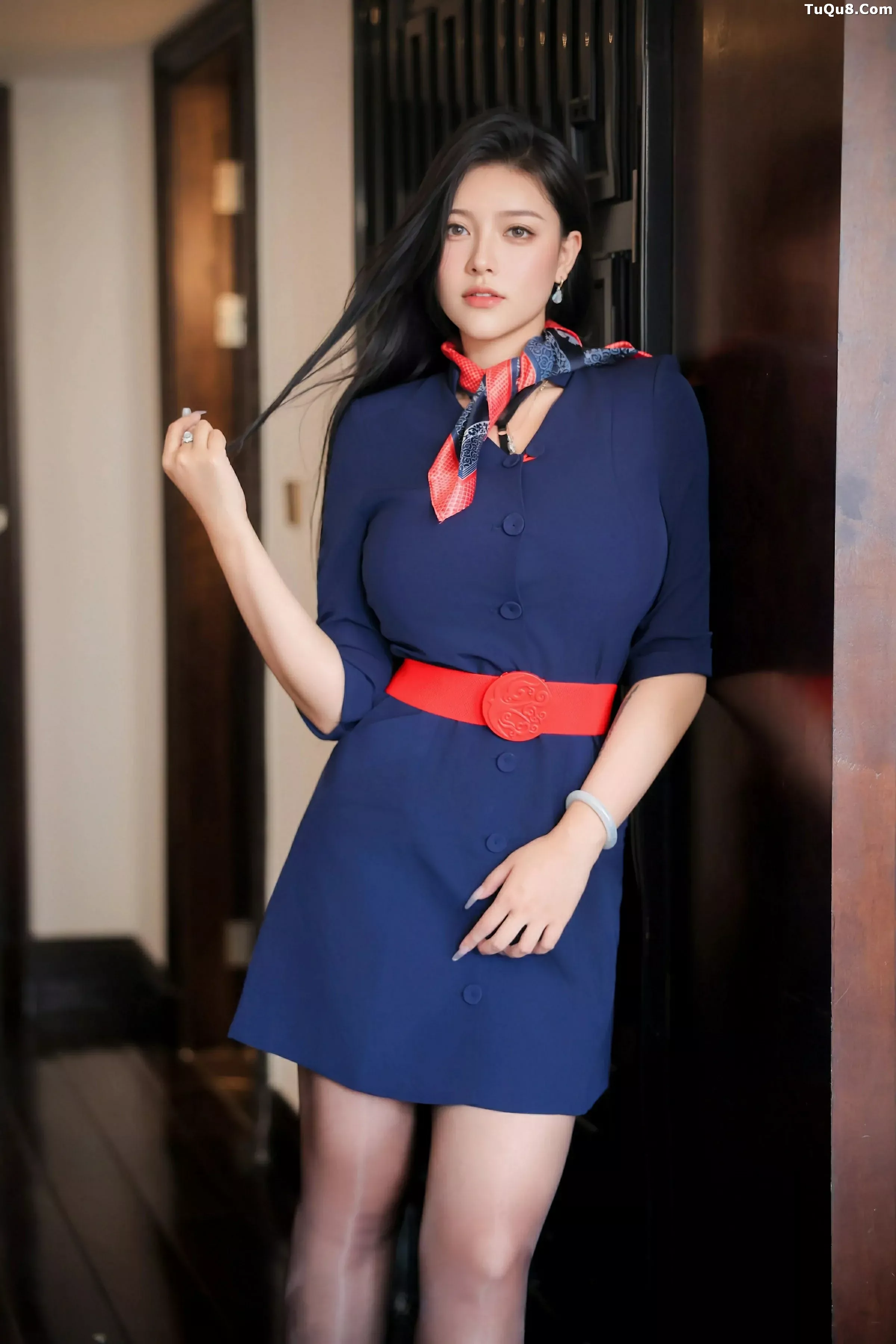 [[XiuRen秀人网]秀人网]No.10371_模特娜比空姐制服露黑色蕾丝内衣配超薄黑丝秀凹凸身材诱惑写真84P