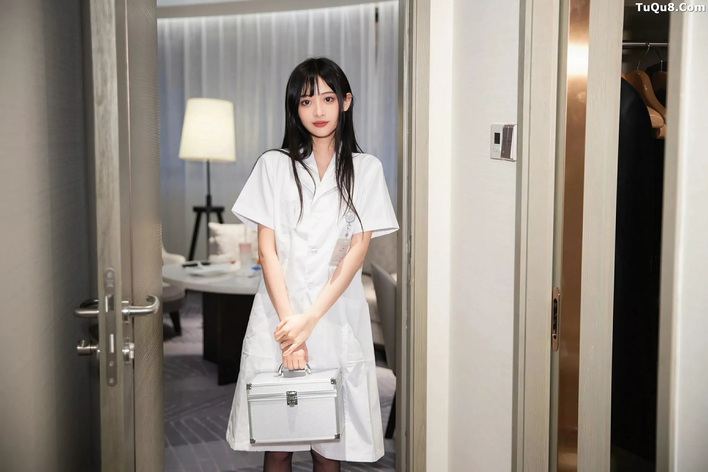 [[XiuRen秀人网]秀人网]No.10373_模特茂木希子性感白色护士服饰配超薄黑丝秀完美身材诱惑写真80P