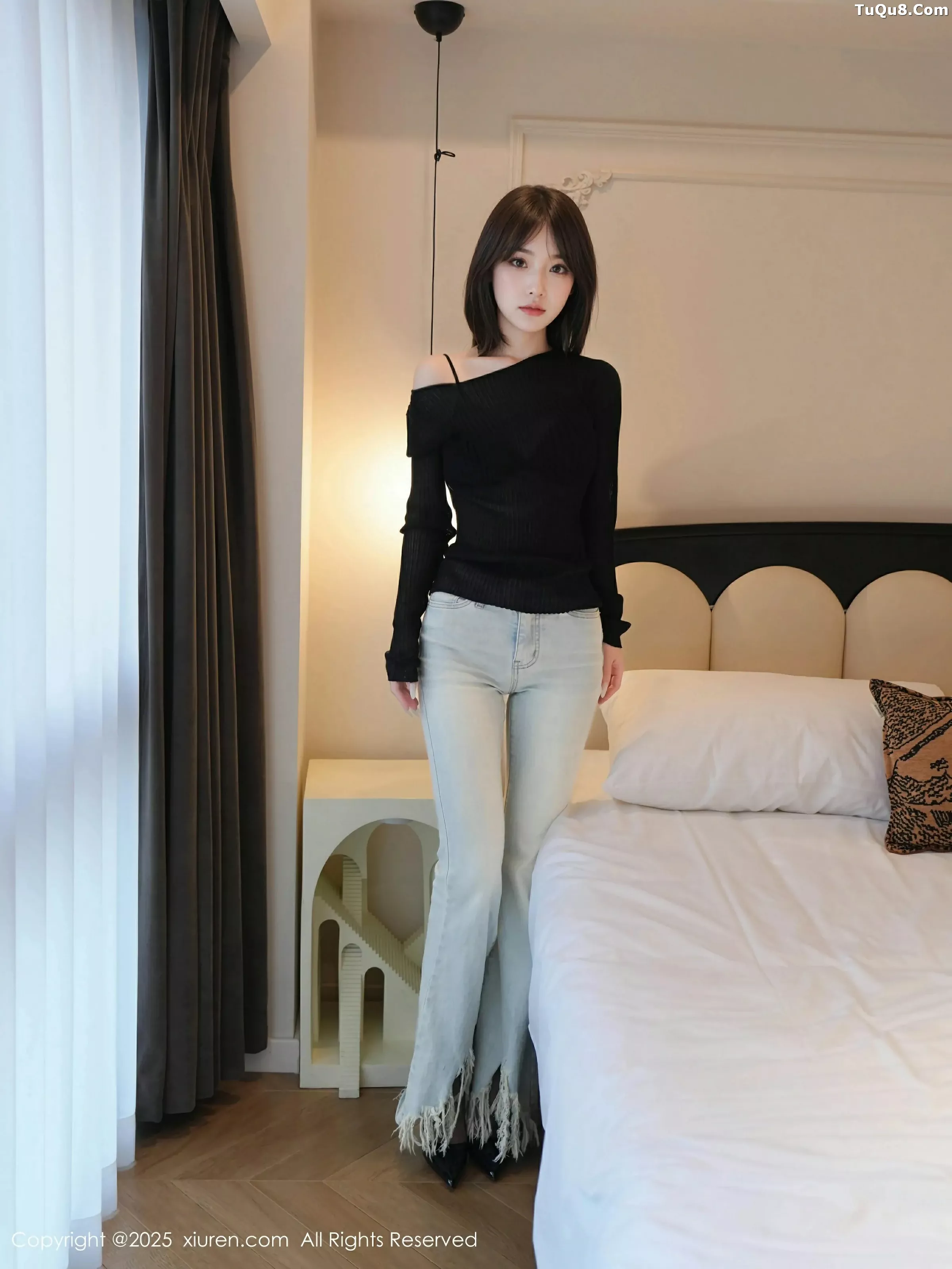 [[XiuRen秀人网]秀人网]No.10374_模特汁汁性感蓝色牛仔裤露超薄无内黑丝秀曼妙身姿诱惑写真56P