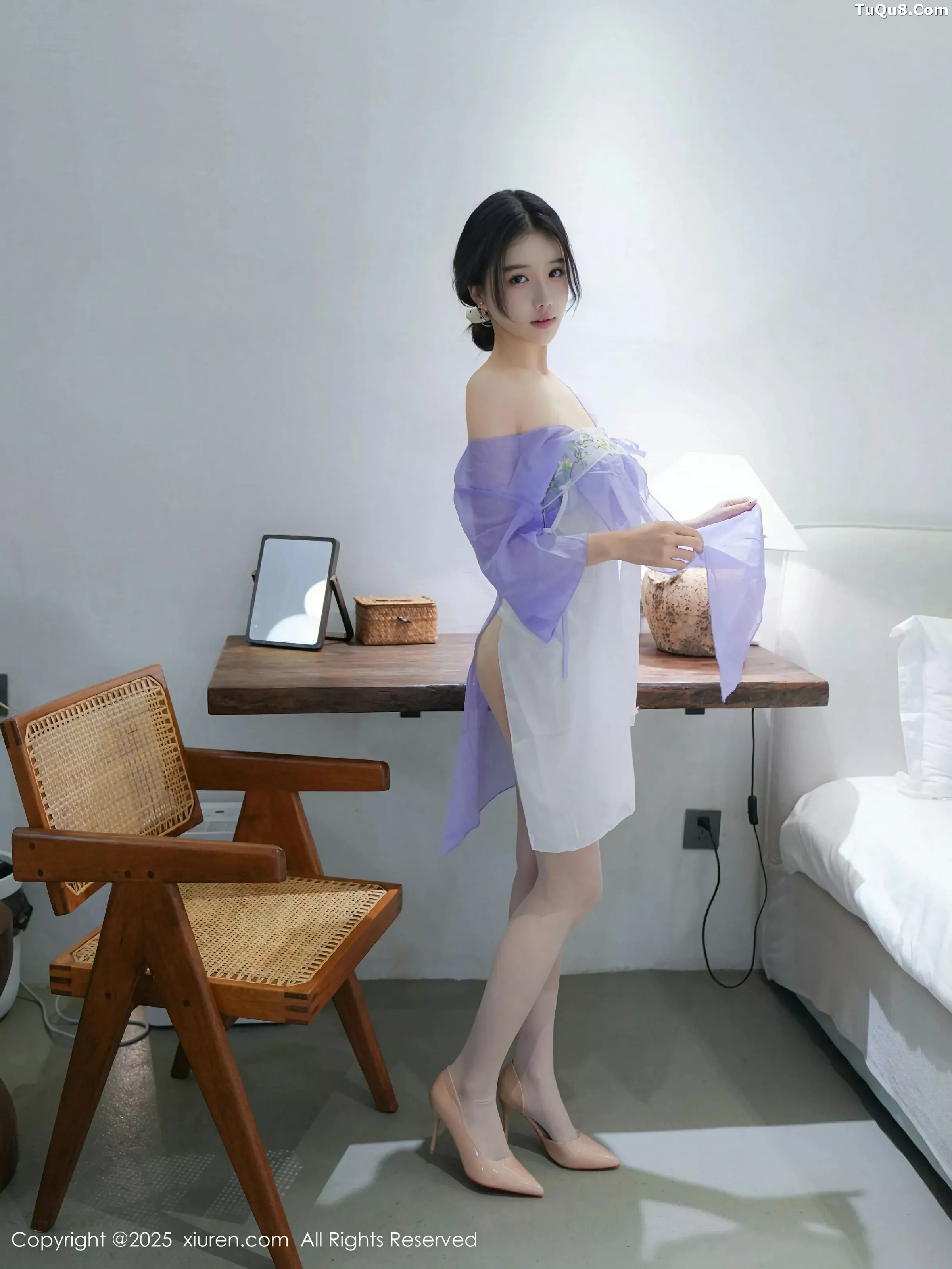 [[XiuRen秀人网]秀人网]No.10376_模特袁圆紫色薄纱汉服露白色内衣配白丝袜秀曼妙身姿诱惑写真72P