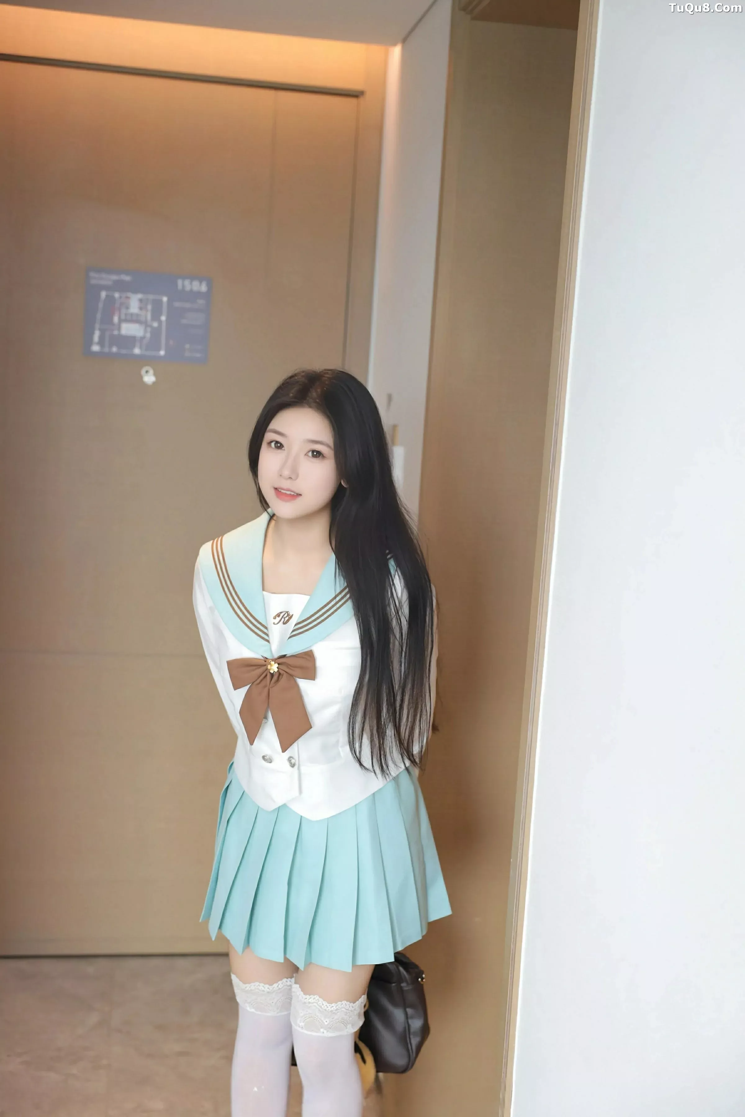 [[XiuRen秀人网]秀人网]No.10379_新人模特林嘉馨性感JK制服露白色内衣配白丝袜秀丰腴身材诱惑写真93P