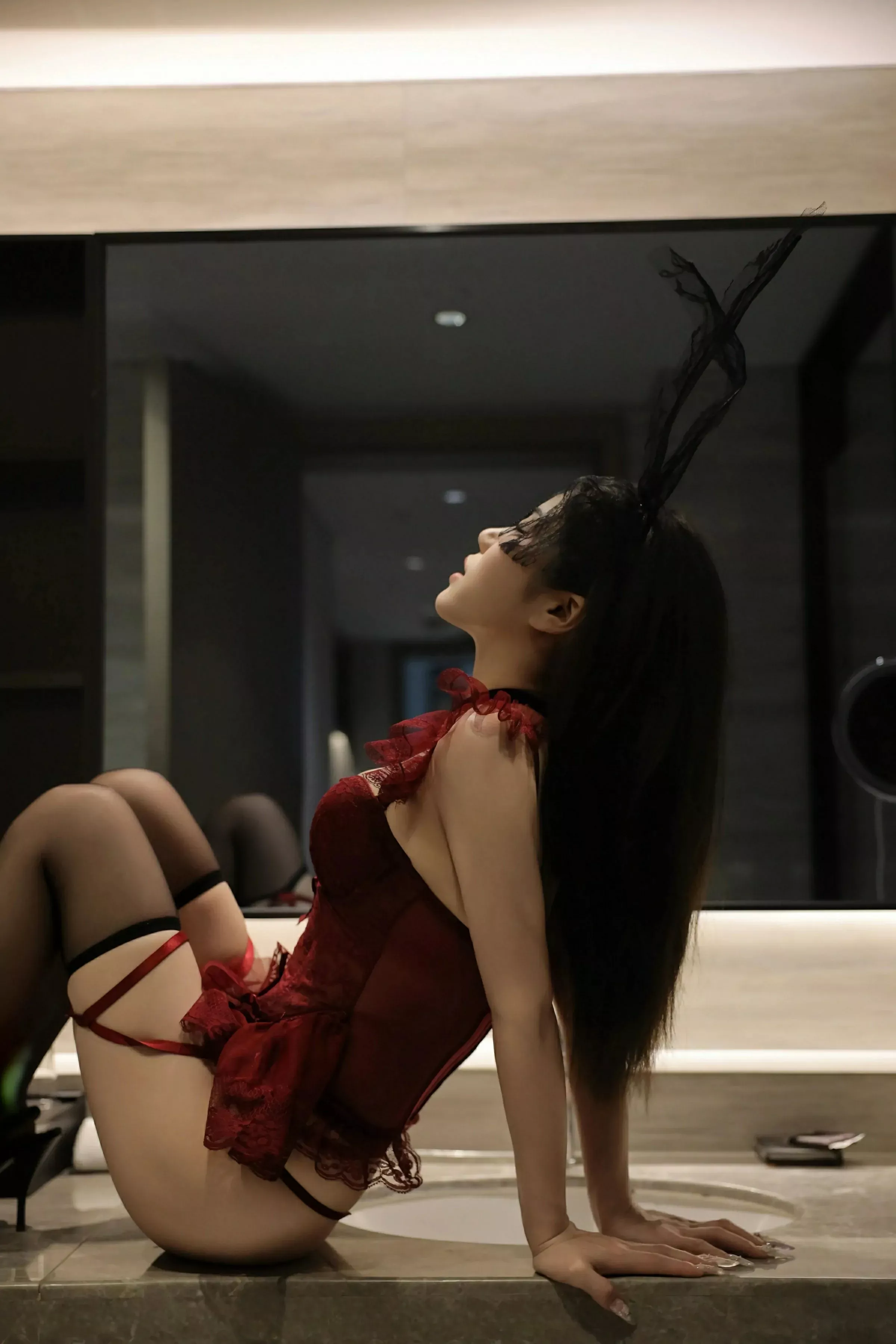 [[XiuRen秀人网]秀人网]No.10386_新人模特李安妮性感红色情趣内衣配黑丝吊袜秀丰腴身材诱惑写真80P