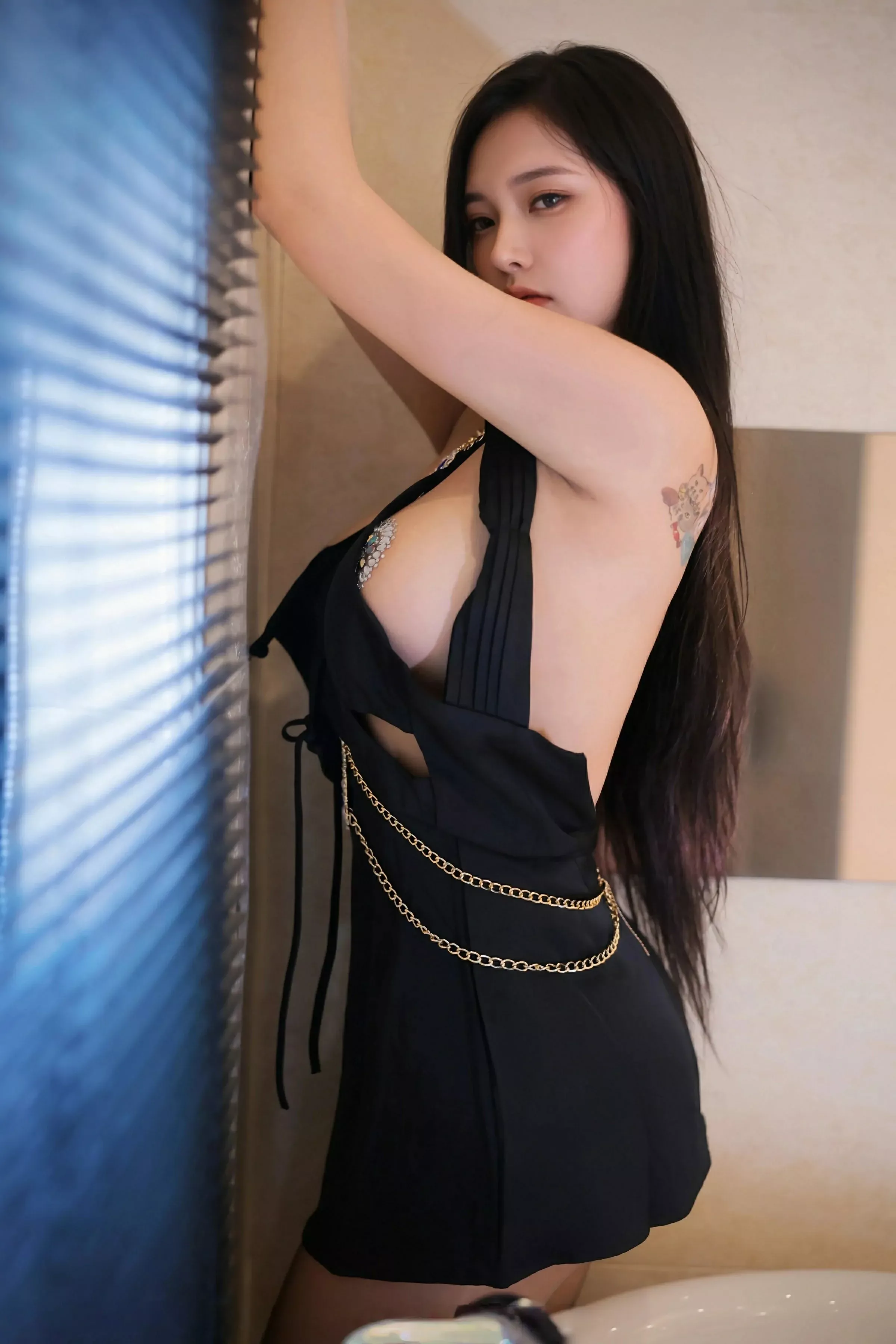 [[XiuRen秀人网]秀人网]No.10407_模特娜比性感黑色情趣服饰配超薄黑丝秀凹凸身材撩人诱惑写真84P