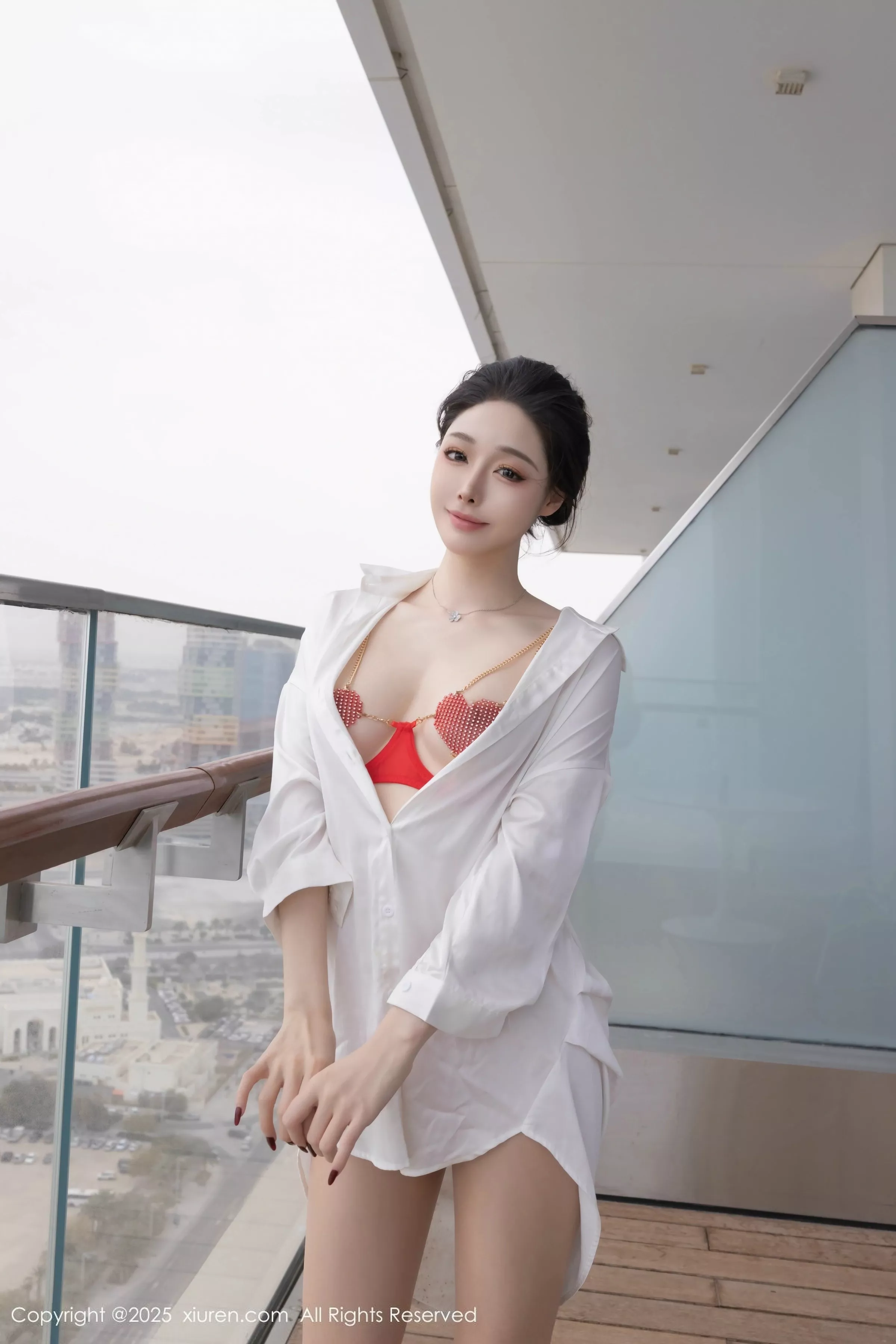 [[XiuRen秀人网]秀人网]No.10411_模特小逗逗性感红色情趣内衣配原色丝袜秀曼妙身姿完美诱惑写真84P