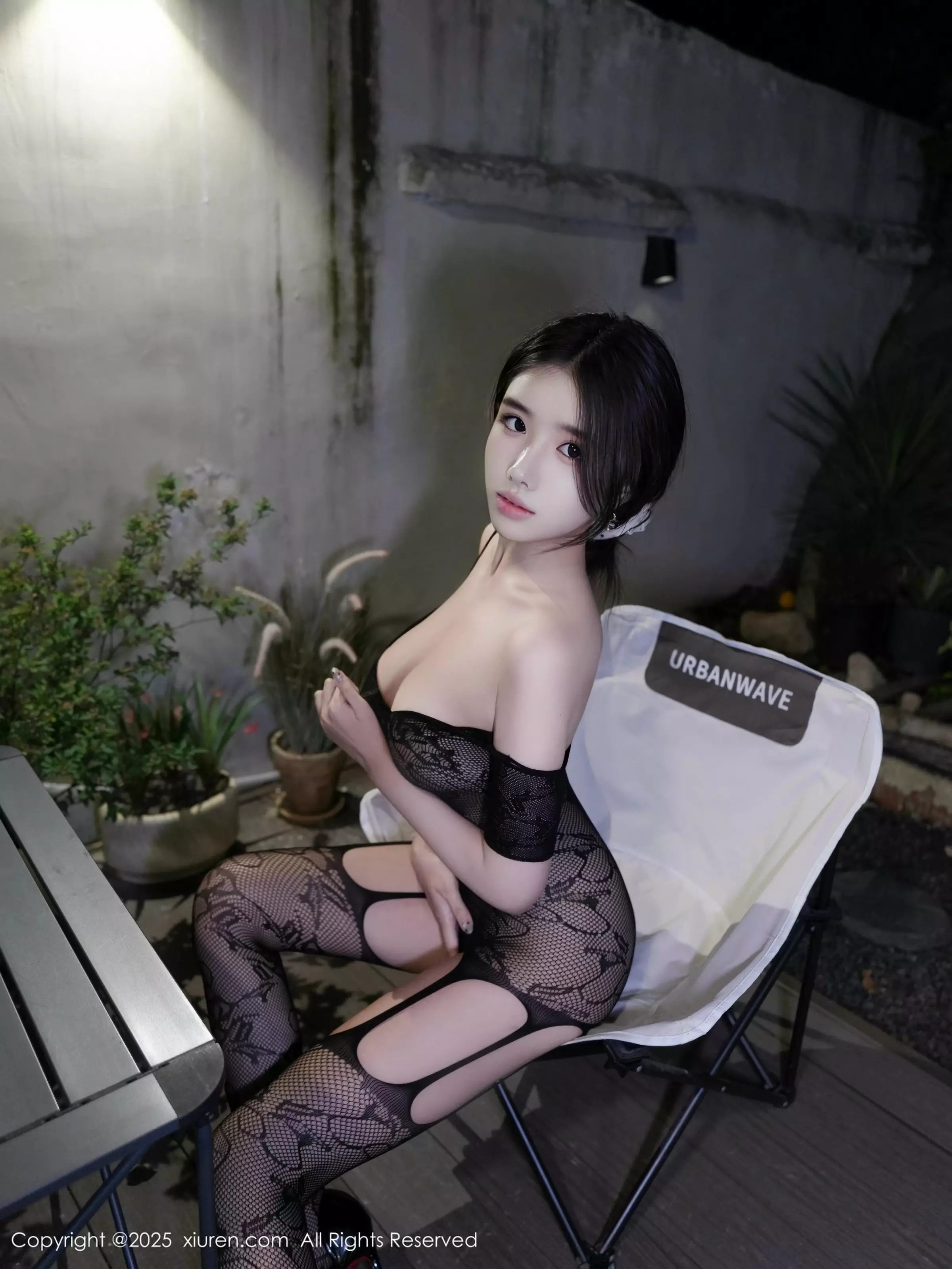 [[XiuRen秀人网]秀人网]No.10322_模特袁圆性感黑色情趣蕾丝连体丝袜半脱秀惹火身材撩人诱惑写真73P