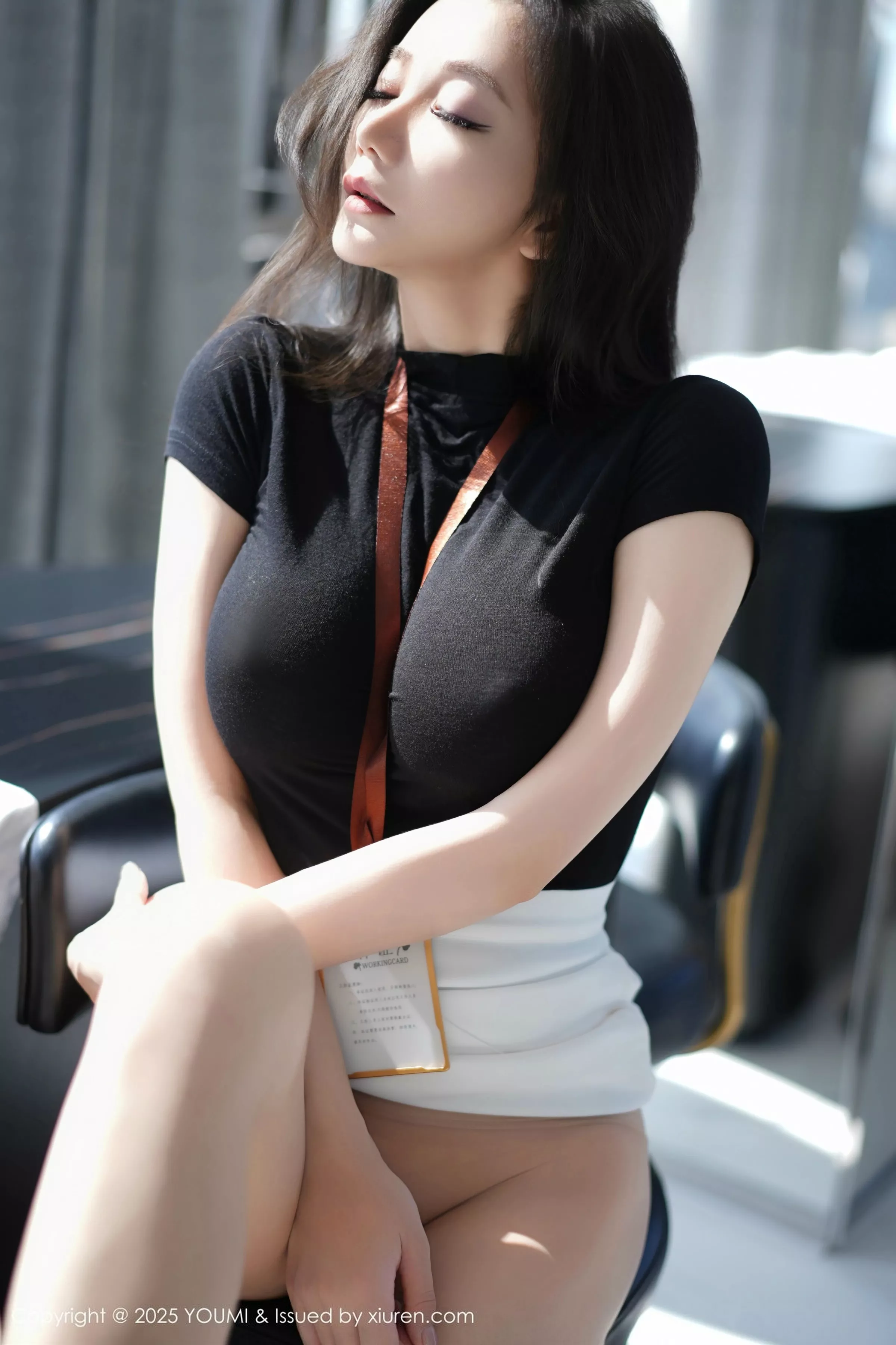[YouMi尤蜜荟]Vol.1144_女神心妍小公主性感黑色OL服饰配超薄肉丝秀丰腴身材诱惑写真78P
