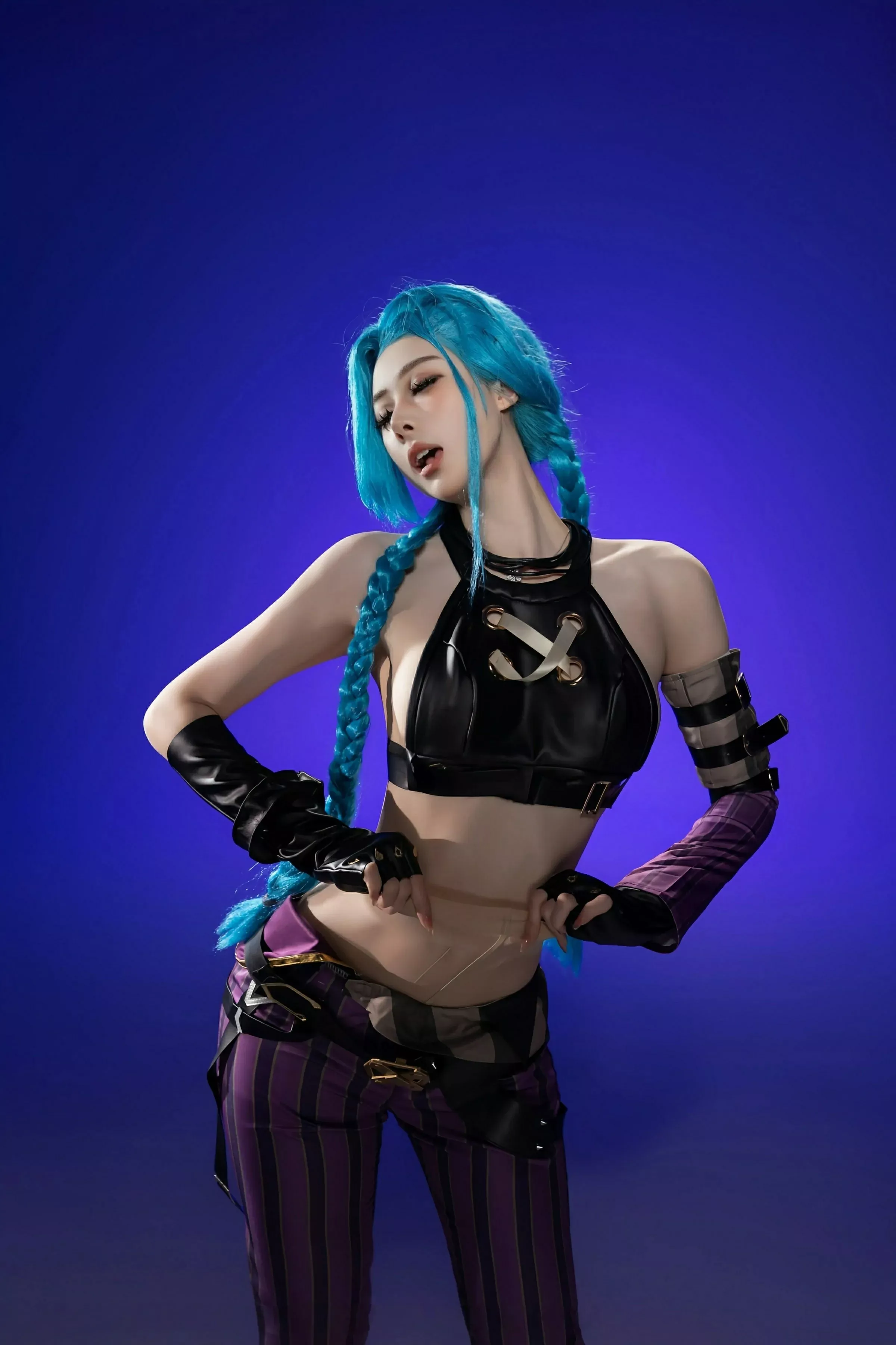 [[XiuRen秀人网]秀人网]No.10479_模特小逗逗性感Cosplay装扮配肉色丝袜秀曼妙身姿迷人诱惑写真79P