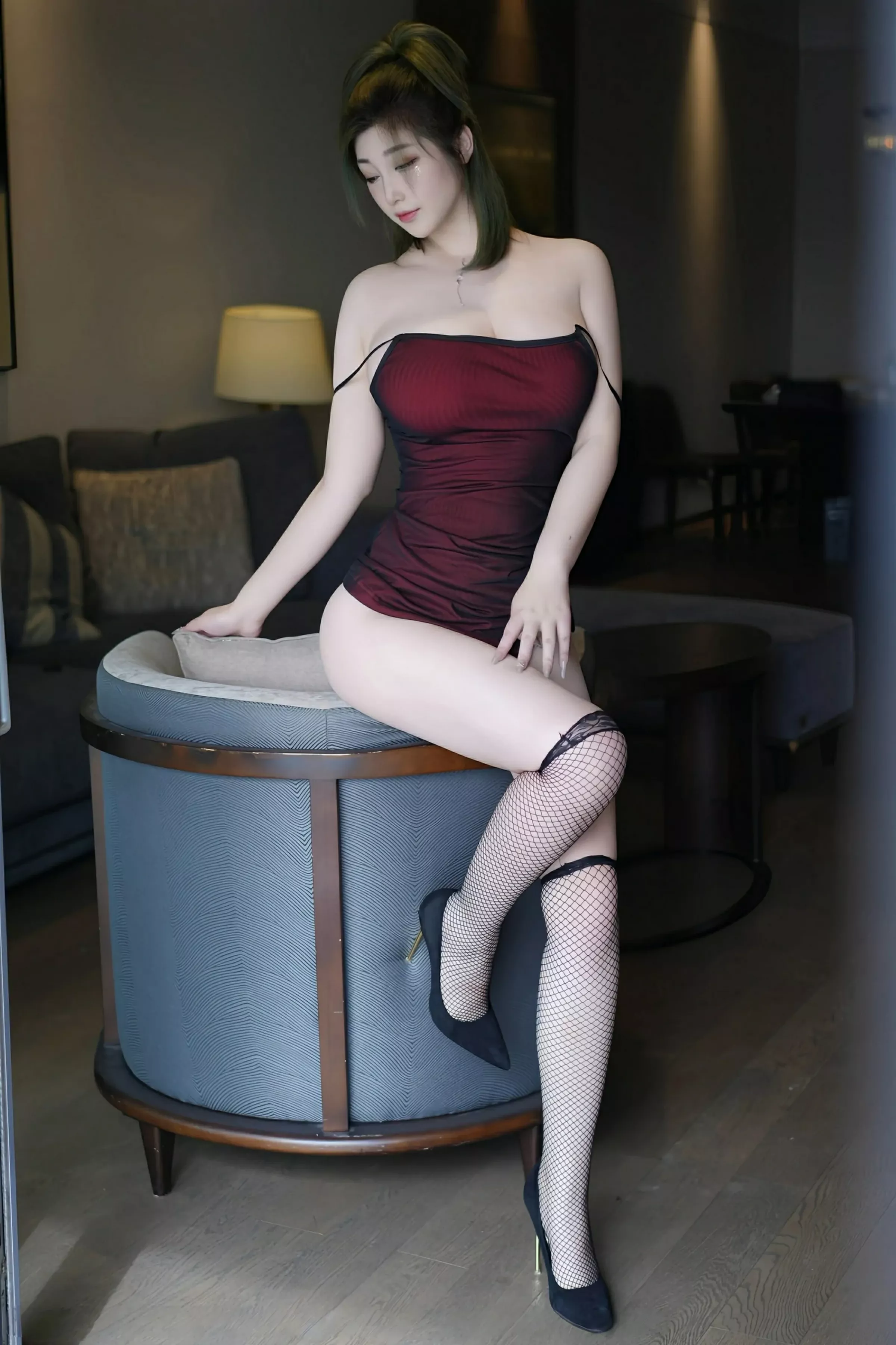 [[XiuRen秀人网]秀人网]No.10476_女神妲己_Toxic性感红色情趣服饰配黑丝网袜秀丰满身材诱惑写真65P