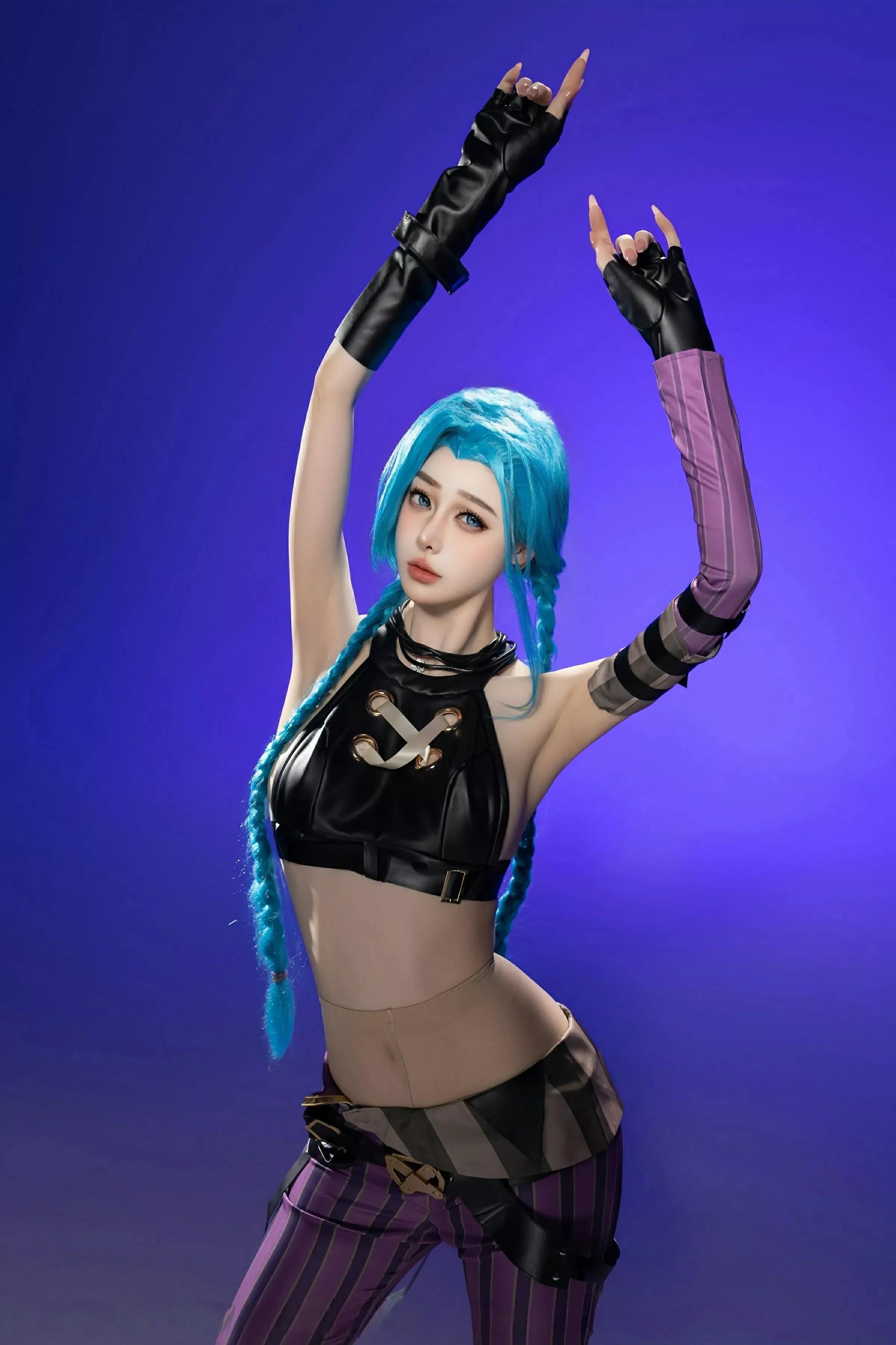 [[XiuRen秀人网]秀人网]No.10479_模特小逗逗性感Cosplay装扮配肉色丝袜秀曼妙身姿迷人诱惑写真79P