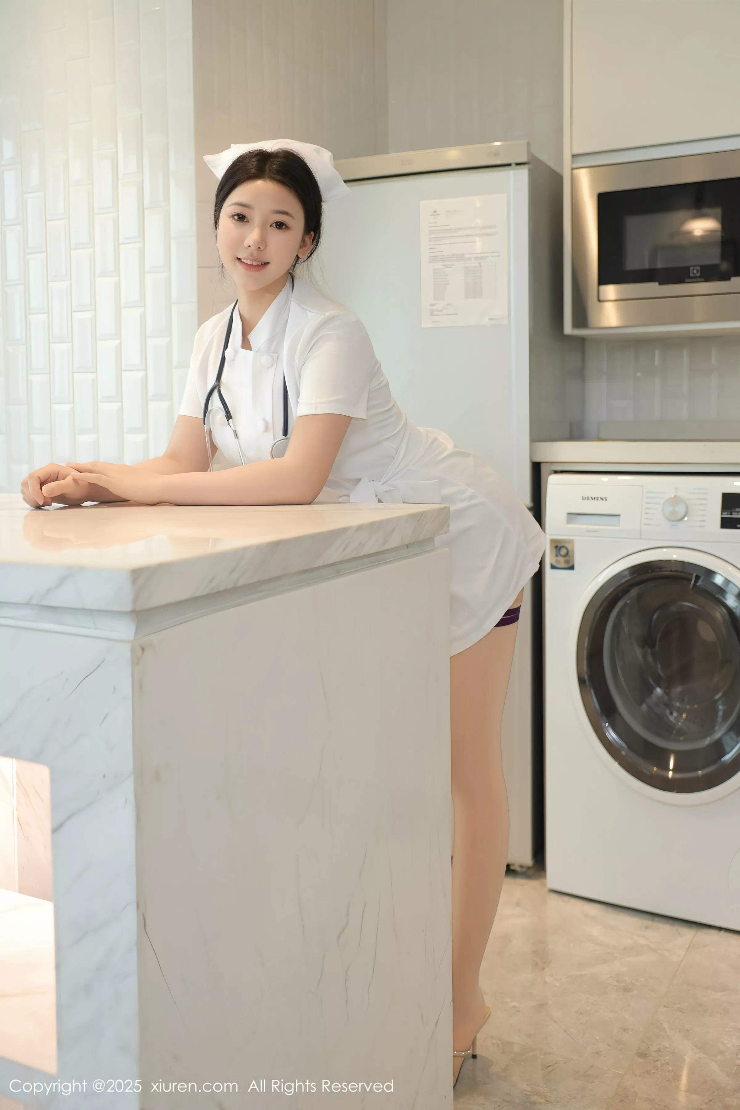 [[XiuRen秀人网]秀人网]No.10465_模特林嘉馨性感白色护士制服露紫色情趣内衣秀丰腴身材诱惑写真80P