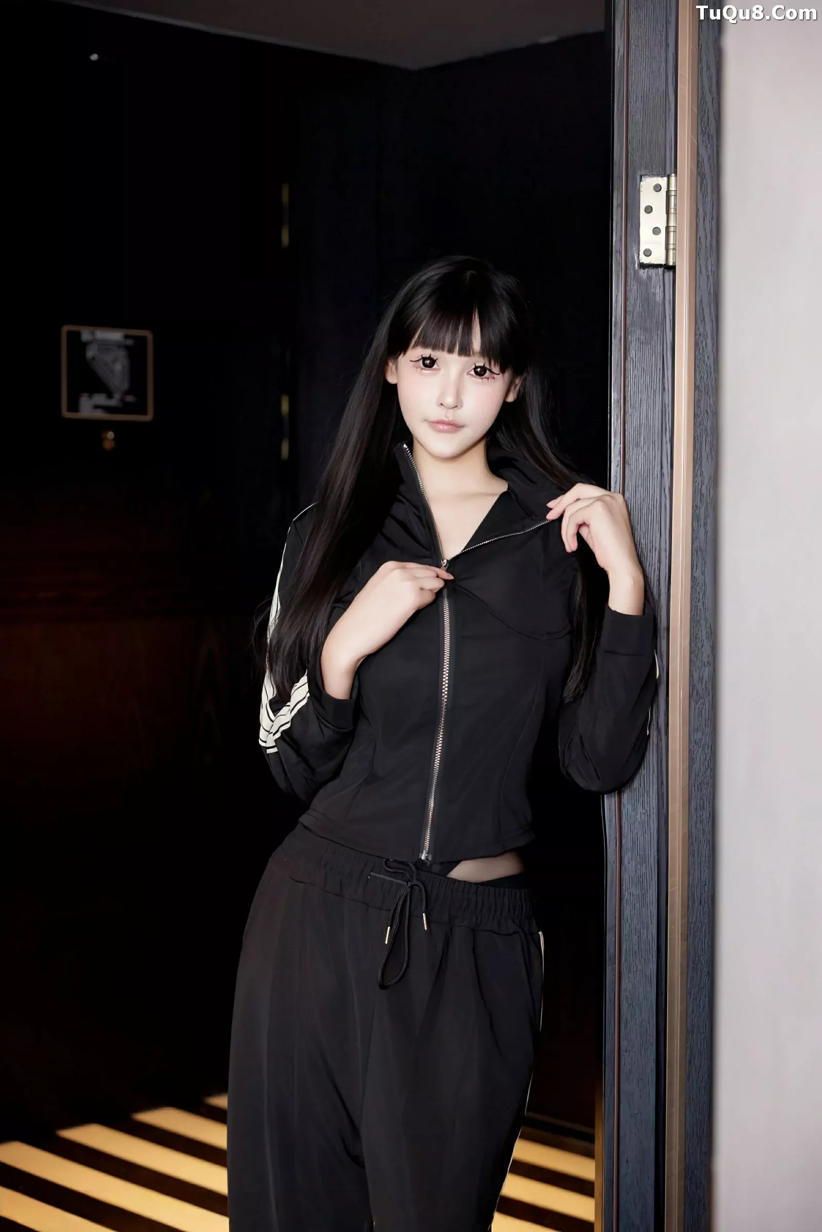 [[XiuRen秀人网]秀人网]No.10482_模特智恩baby性感黑色情趣内衣配超薄黑丝秀丰腴身材诱惑写真75P