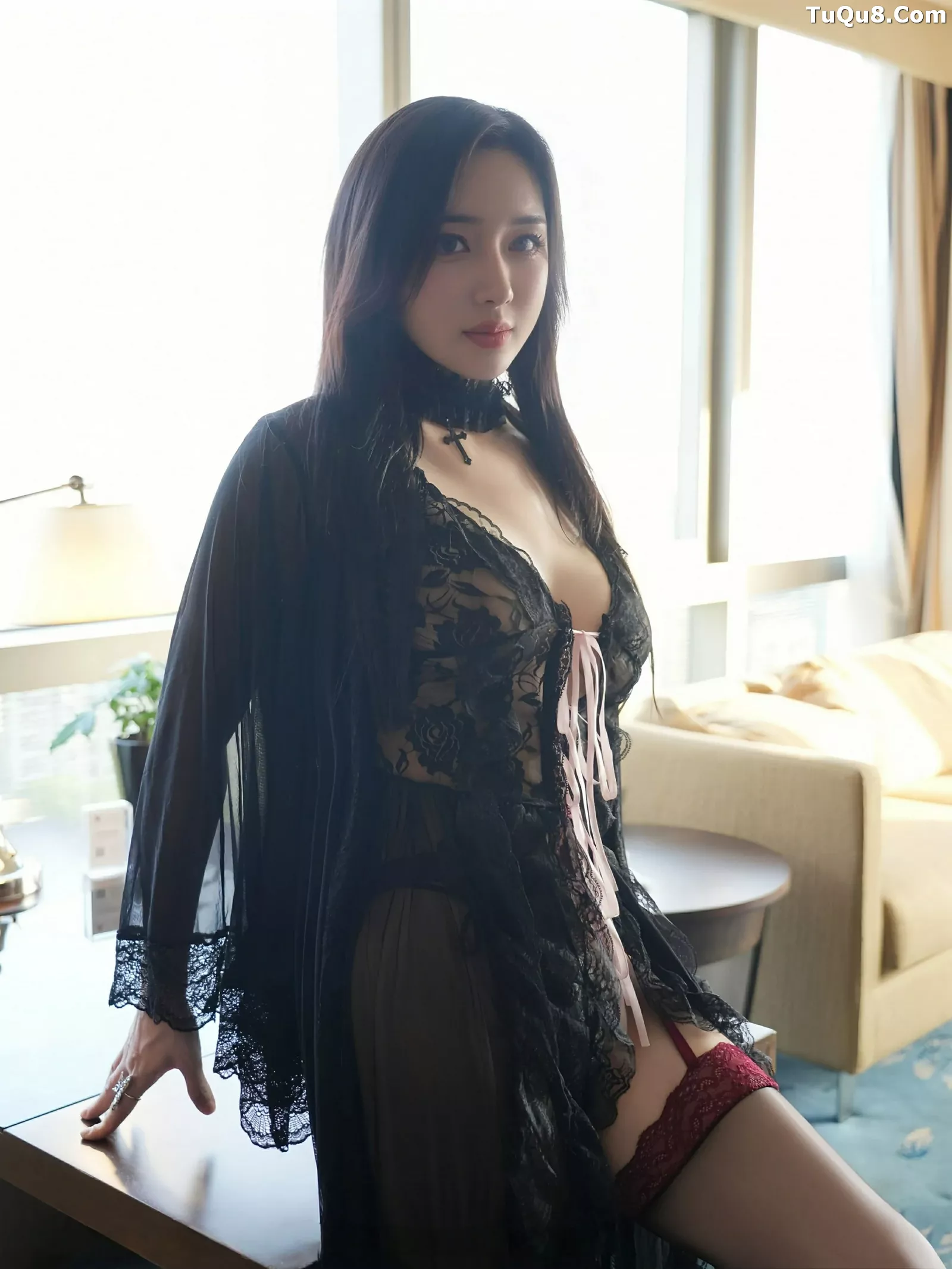 [[XiuRen秀人网]秀人网]No.10490_模特苏一诺性感黑色睡袍露蕾丝内衣配黑丝袜秀丰满身材诱惑写真80P