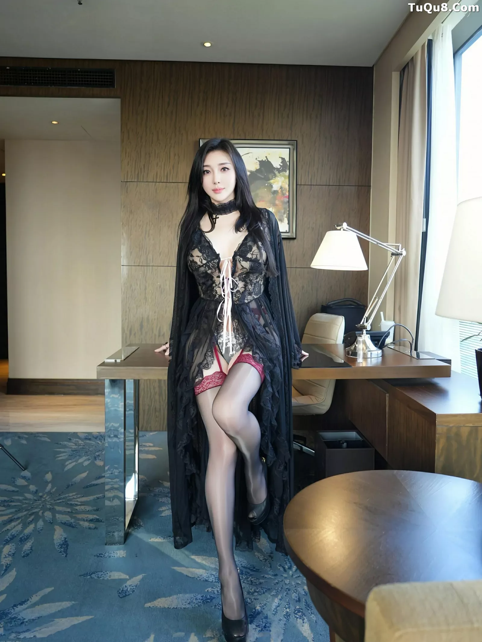 [[XiuRen秀人网]秀人网]No.10490_模特苏一诺性感黑色睡袍露蕾丝内衣配黑丝袜秀丰满身材诱惑写真80P