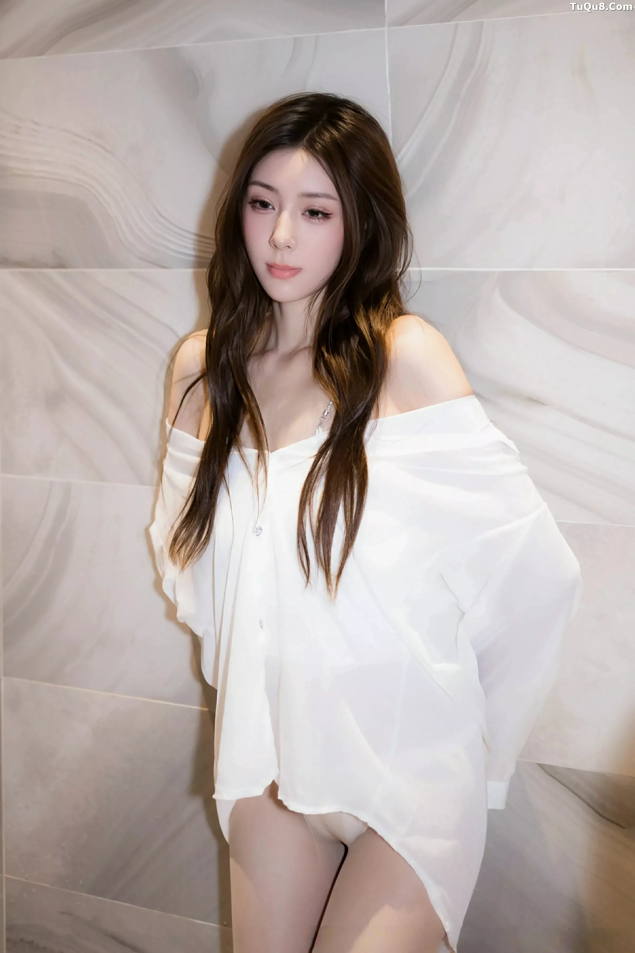 [[XiuRen秀人网]秀人网]No.10502_模特悦兮浴室场景性感白T衬衫配超薄肉丝湿身秀惹火身材诱惑写真68P