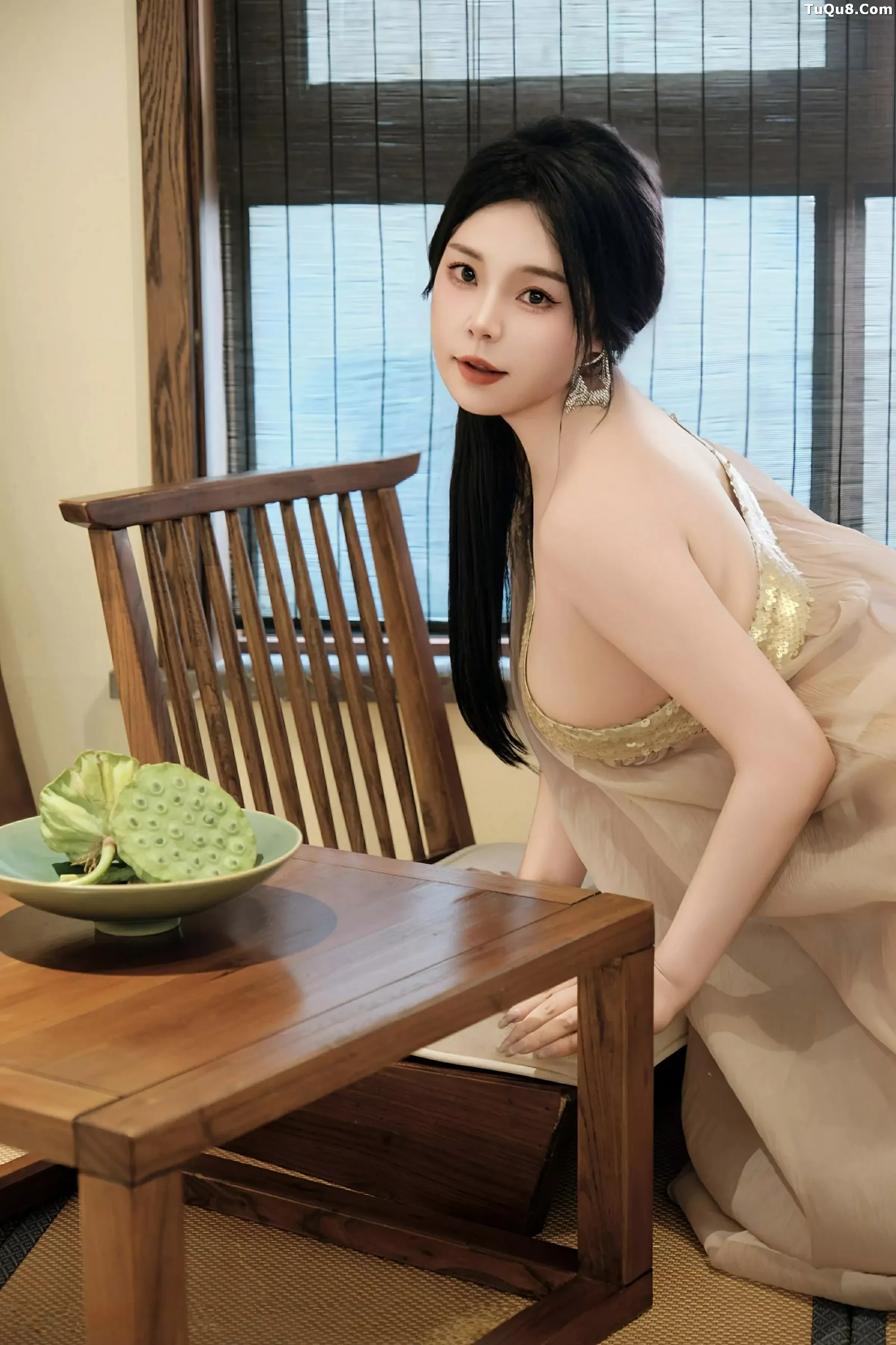 [[XiuRen秀人网]秀人网]No.10500_模特麦田私房性感透视薄纱连衣长裙半脱秀丰乳肥臀惹火诱惑写真50P