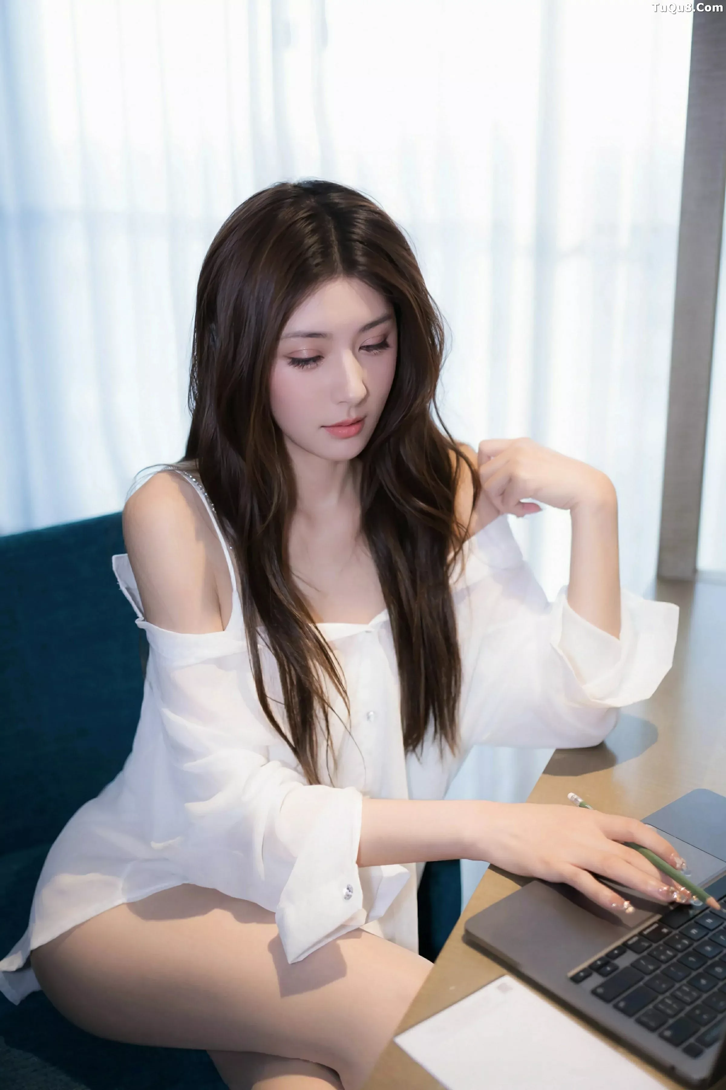 [[XiuRen秀人网]秀人网]No.10502_模特悦兮浴室场景性感白T衬衫配超薄肉丝湿身秀惹火身材诱惑写真68P