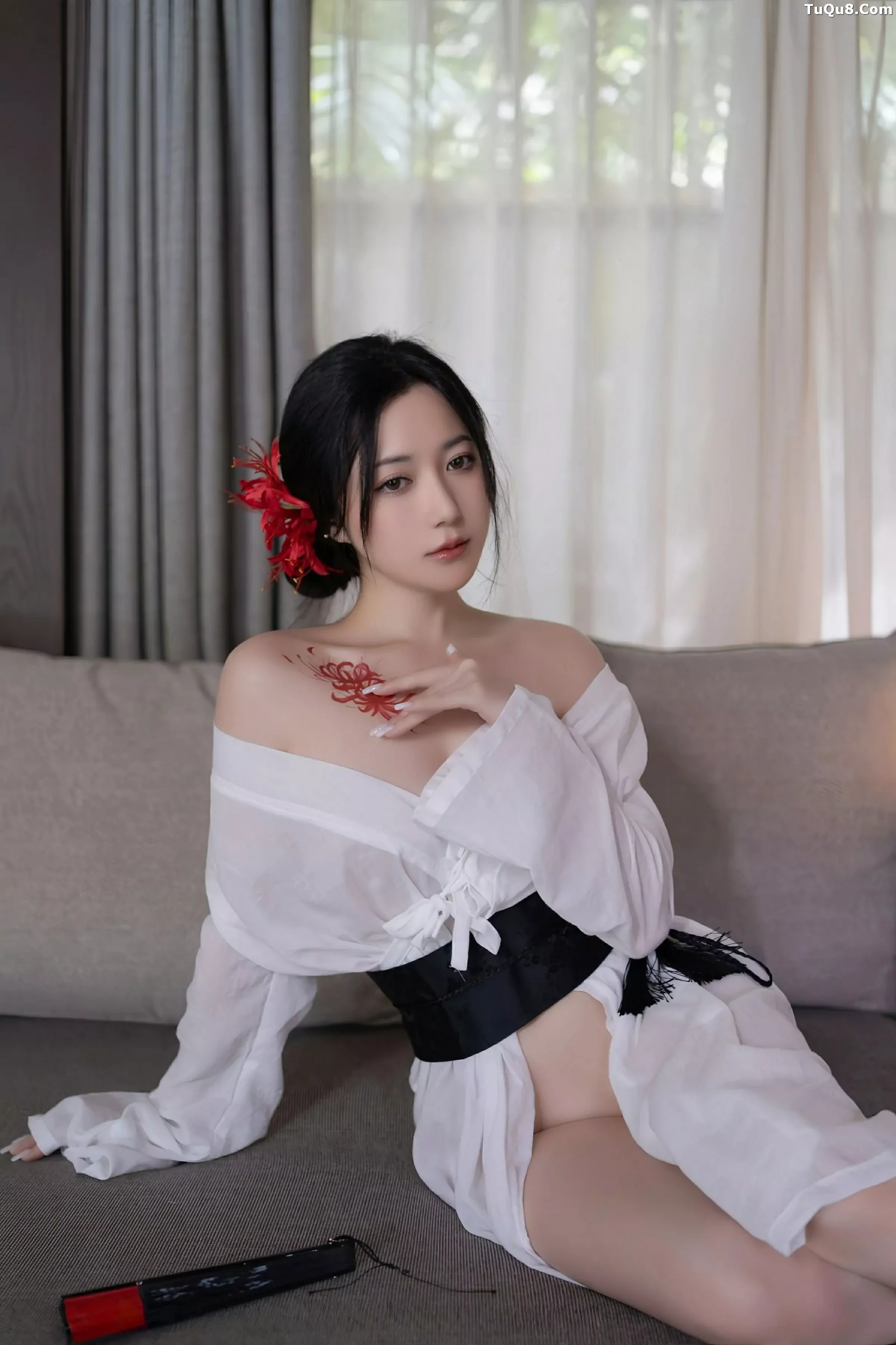 [[XiuRen秀人网]秀人网]No.10514_模特鱼子酱Fish性感白色薄透服饰配白色丝袜秀曼妙身材诱惑写真80P
