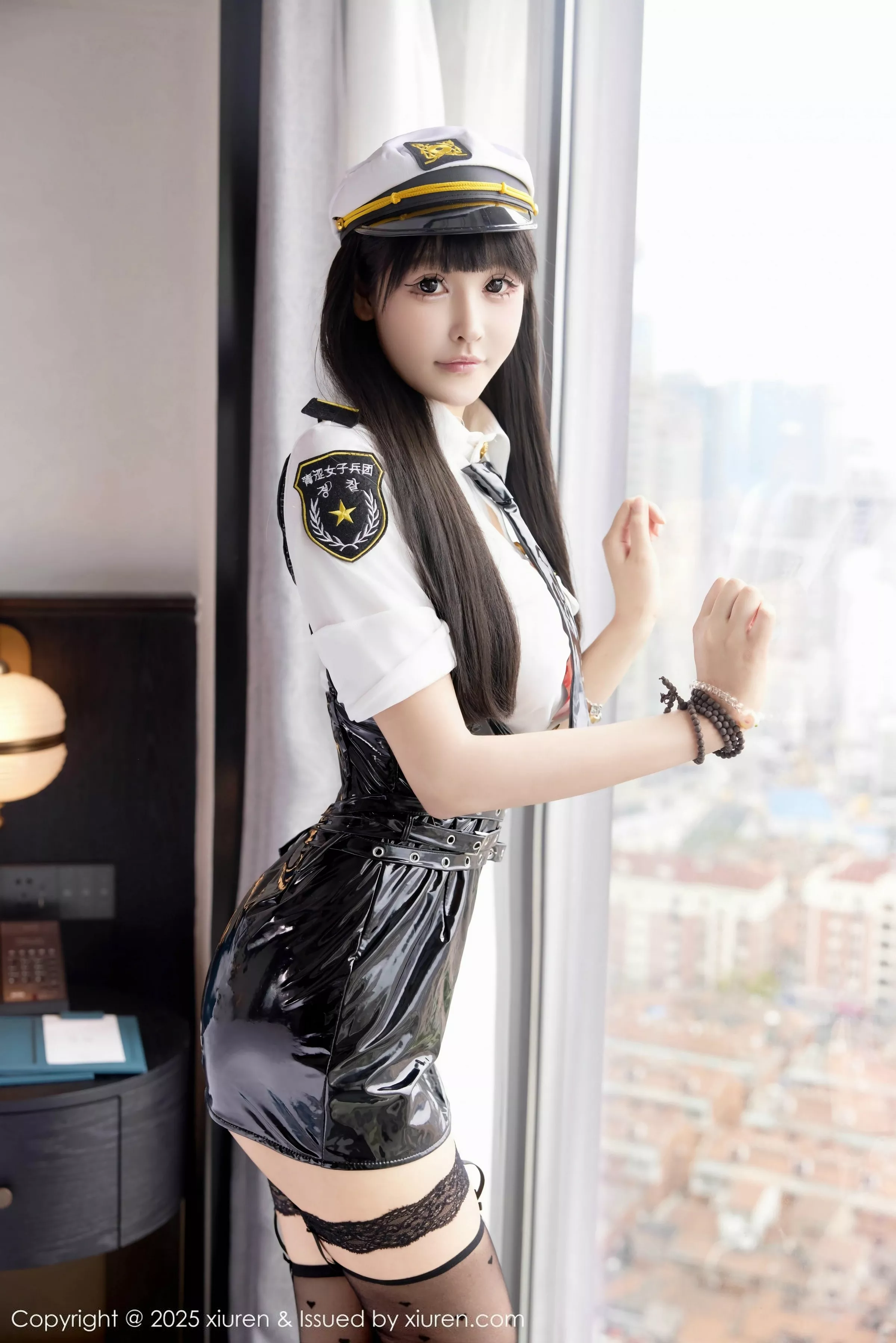 [[XiuRen秀人网]秀人网]No.10533_模特智恩baby性感警服制服露红色蕾丝内衣秀丰腴美臀诱惑写真56P