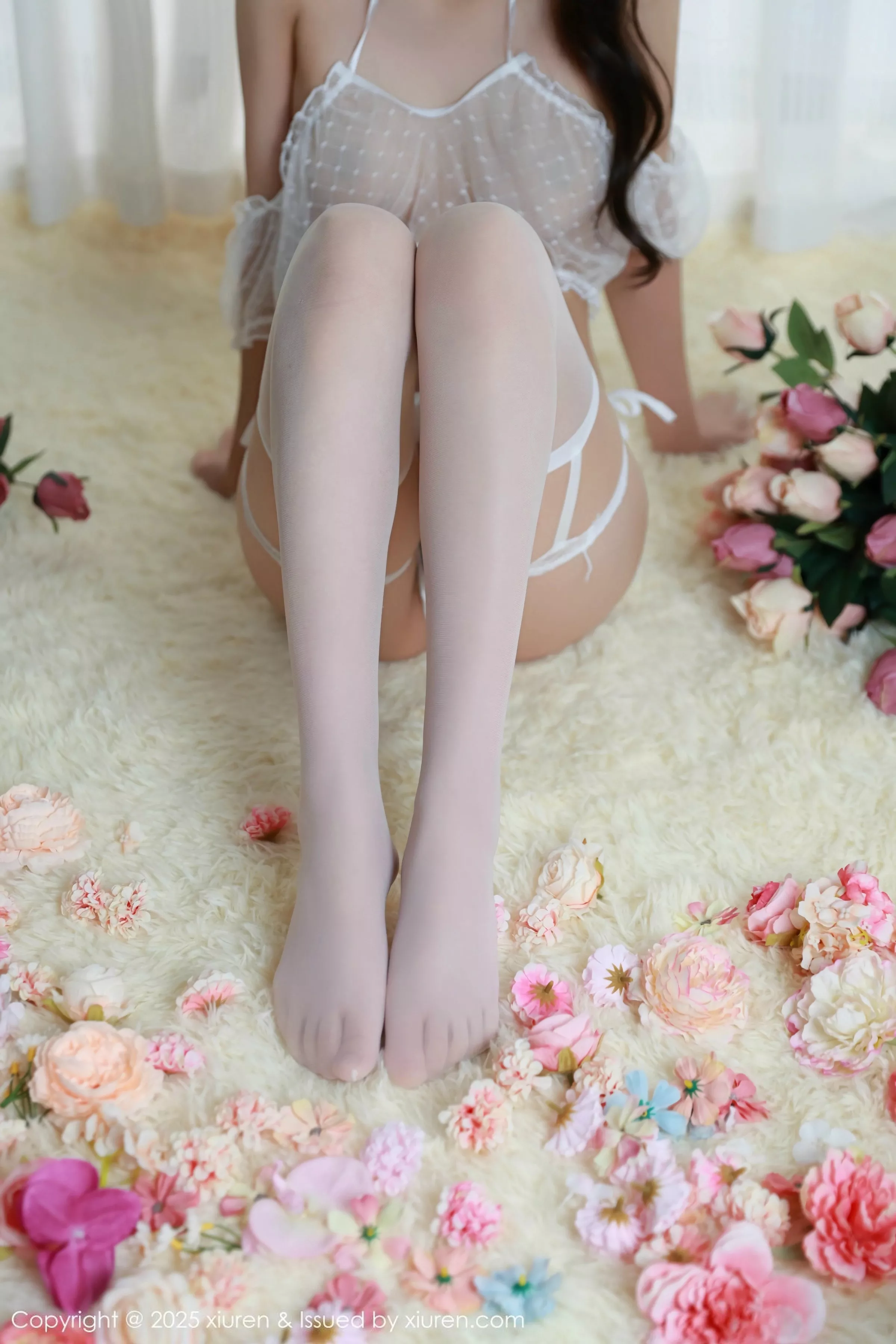 [[XiuRen秀人网]秀人网]No.10532_模特糯咪性感紫色连衣长裙配超薄无内肉丝秀曼妙身材诱惑写真79P