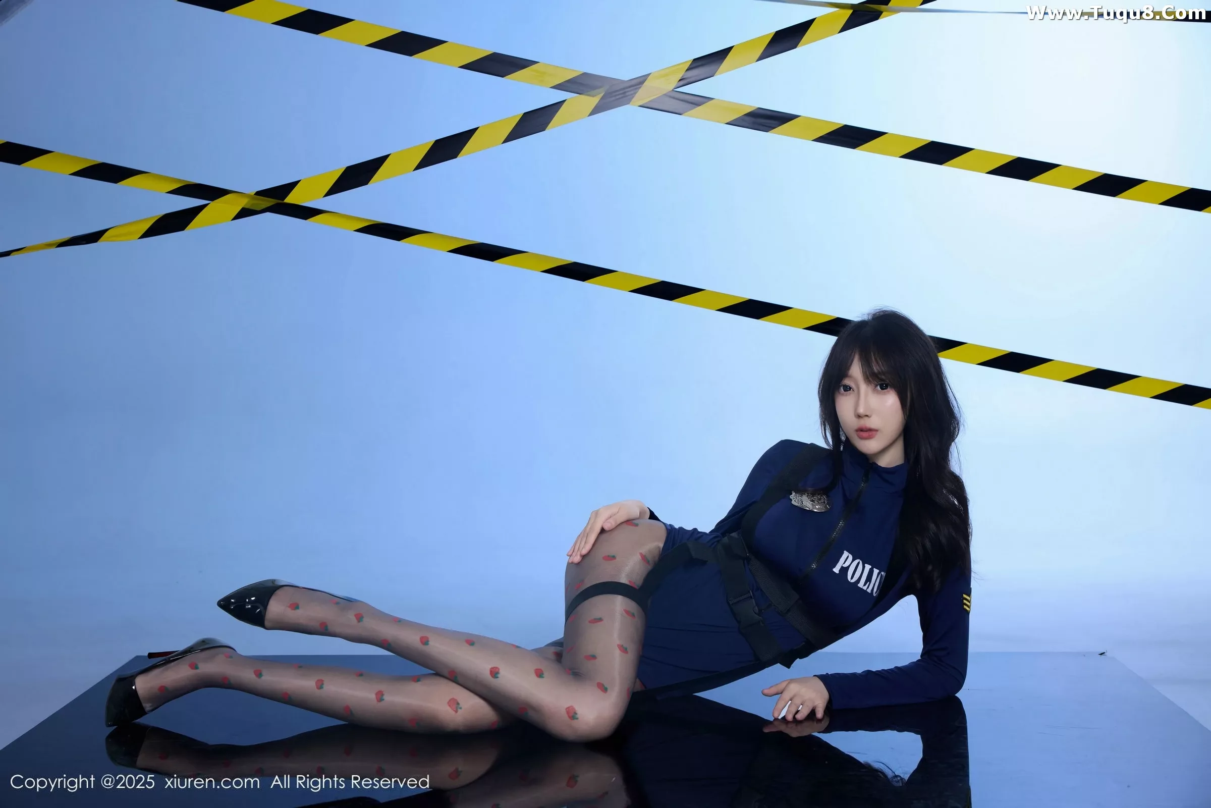 [[XiuRen秀人网]秀人网]No.10544_模特玥儿玥er性感制服配草莓黑丝+胶带裹身秀曼妙身姿诱惑写真68P