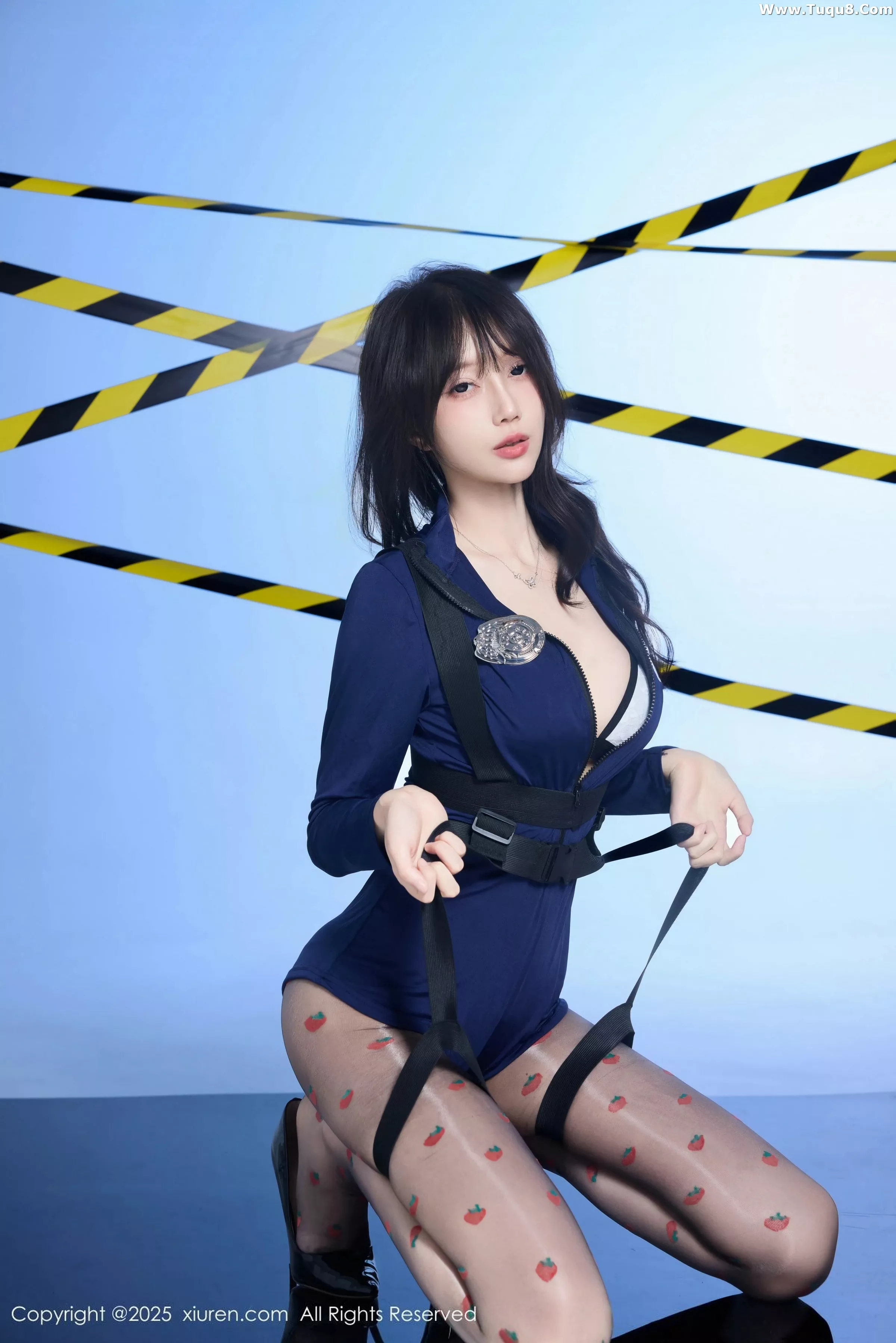 [[XiuRen秀人网]秀人网]No.10544_模特玥儿玥er性感制服配草莓黑丝+胶带裹身秀曼妙身姿诱惑写真68P