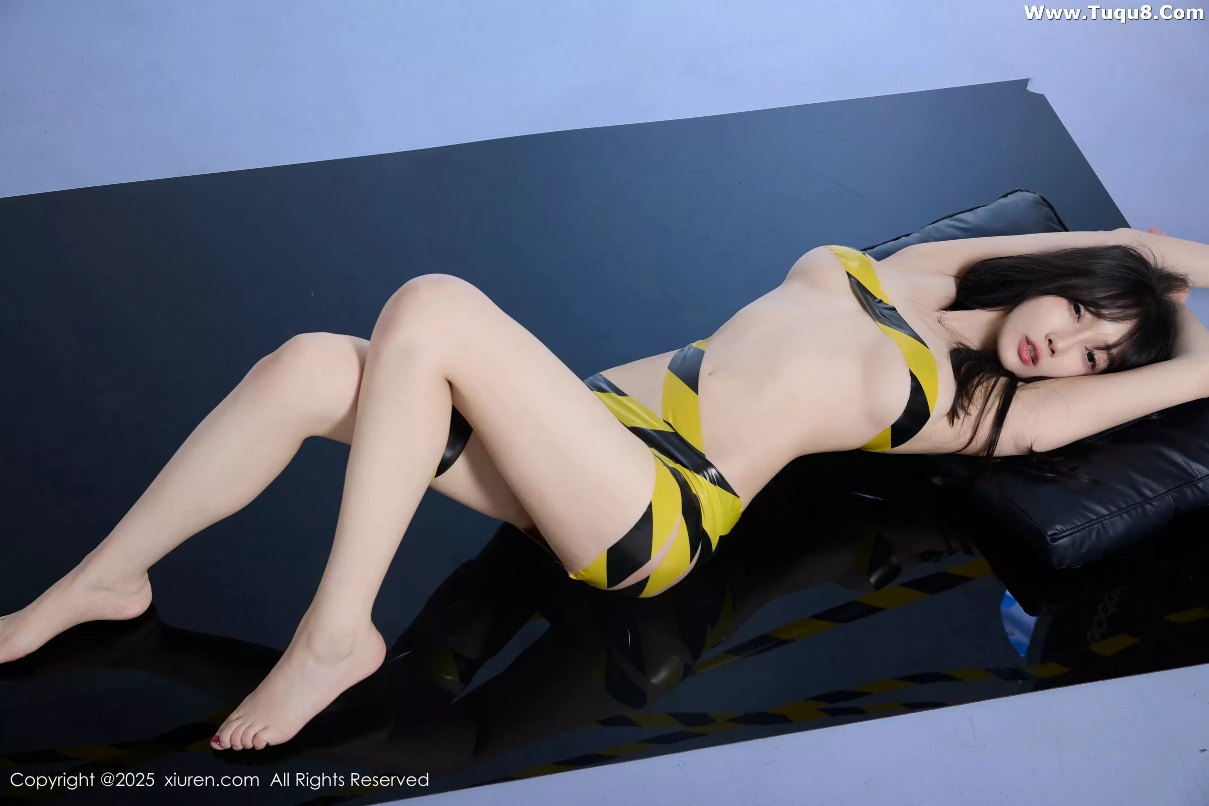 [[XiuRen秀人网]秀人网]No.10544_模特玥儿玥er性感制服配草莓黑丝+胶带裹身秀曼妙身姿诱惑写真68P