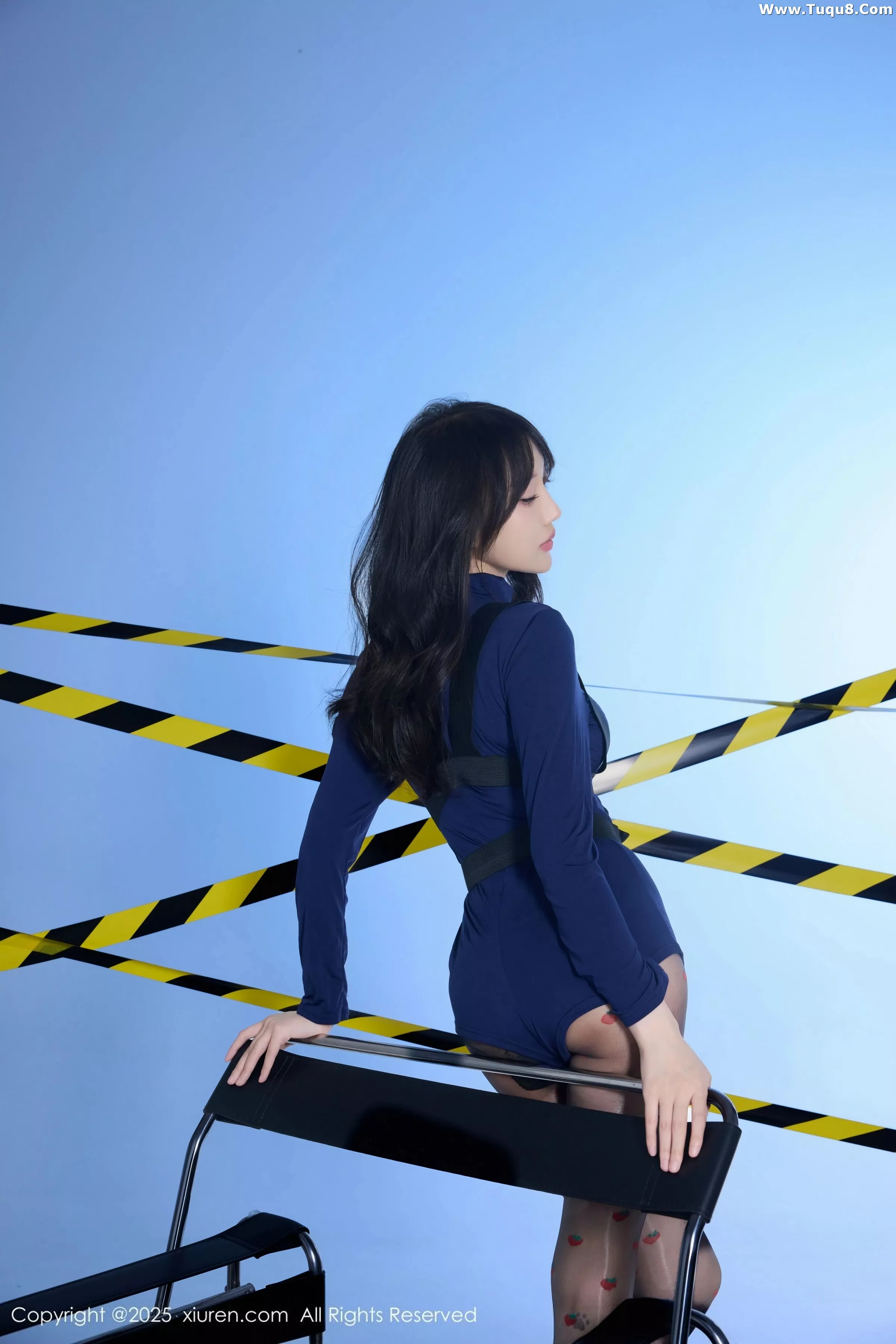 [[XiuRen秀人网]秀人网]No.10544_模特玥儿玥er性感制服配草莓黑丝+胶带裹身秀曼妙身姿诱惑写真68P