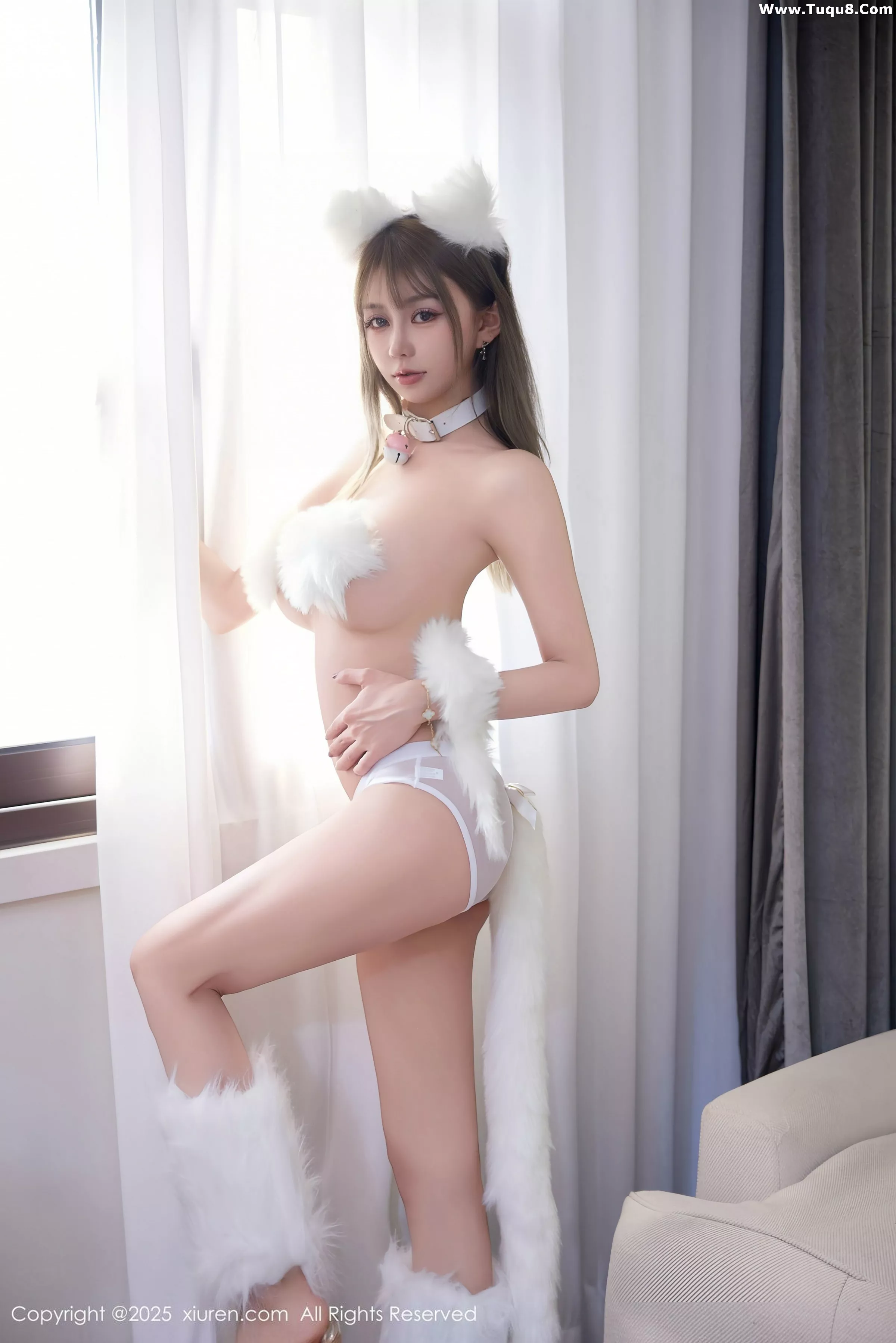 [[XiuRen秀人网]秀人网]No.10550_模特Zoe柚柚性感白狐装扮白色绒毛情趣内衣秀凹凸身材诱惑写真79P