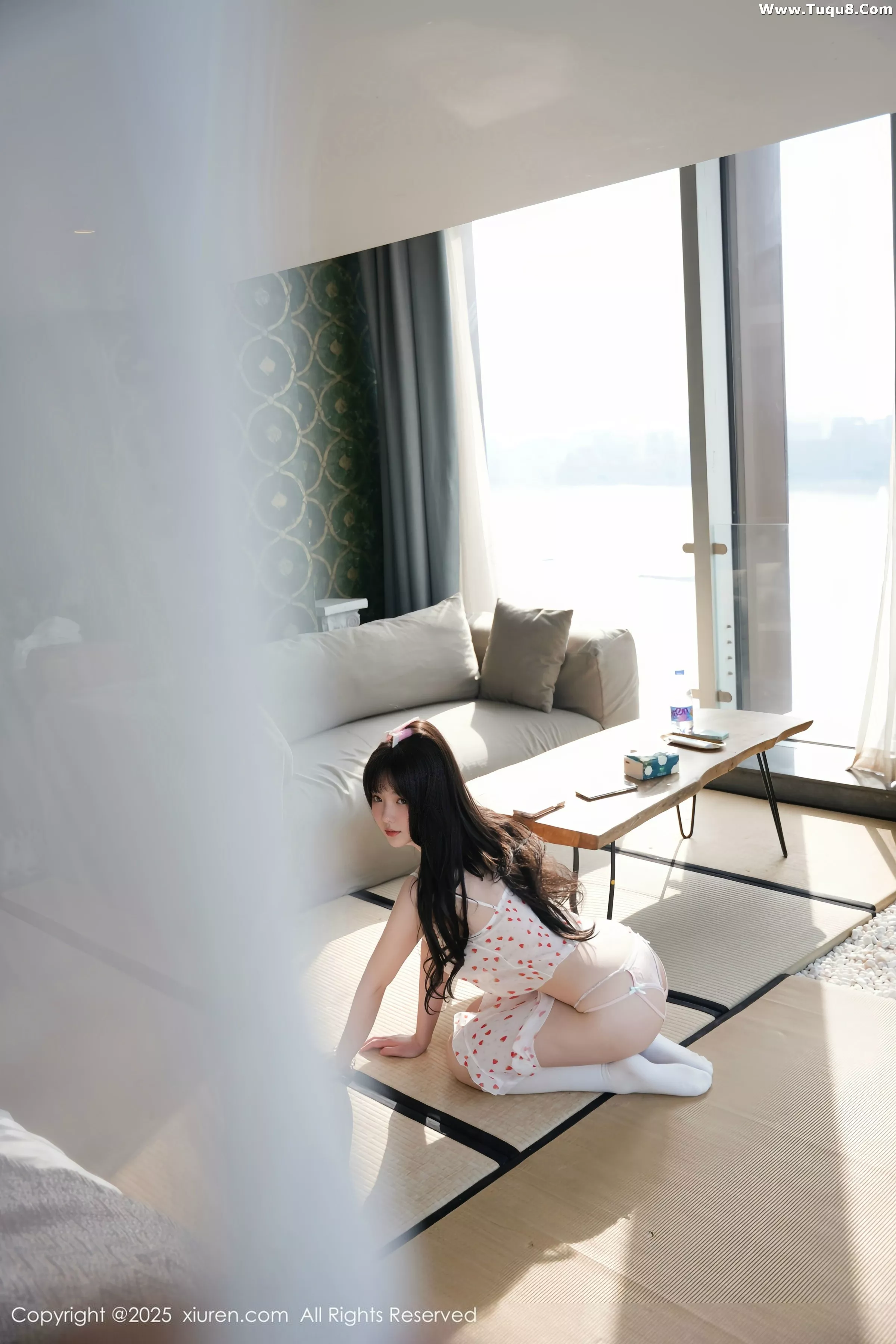 [[XiuRen秀人网]秀人网]No.10556_模特软情性感波点吊带露粉色内衣配白色丝袜秀曼妙身姿诱惑写真78P