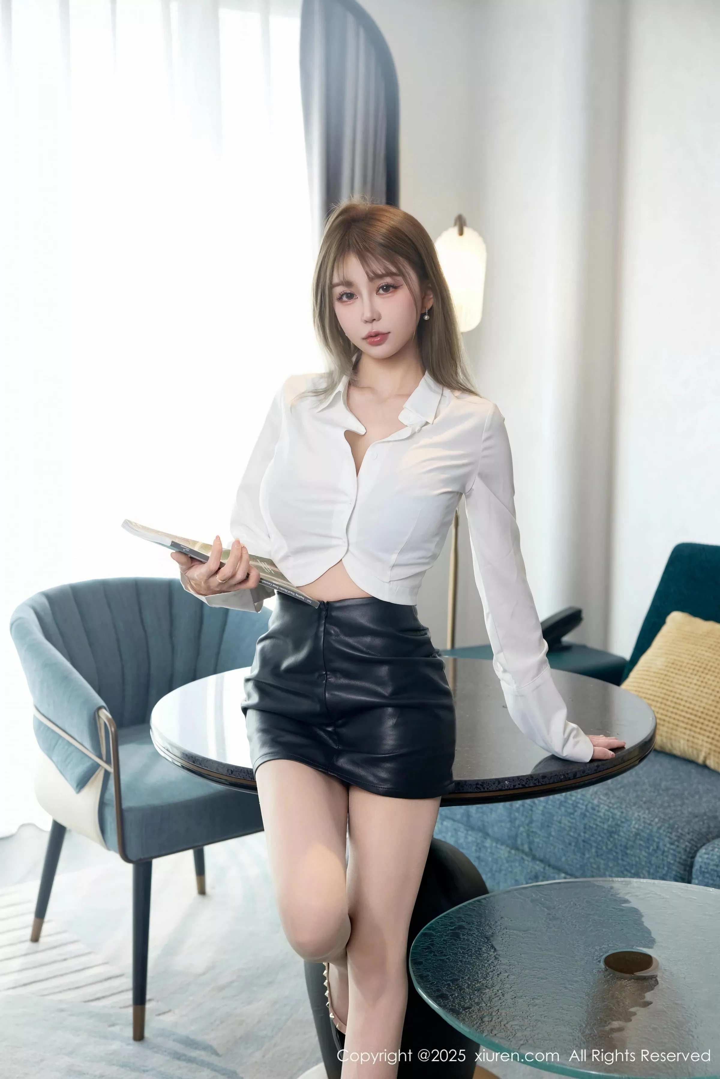 [[XiuRen秀人网]秀人网]No.10439_模特Zoe柚柚性感紫色蕾丝内衣配超薄肉丝秀丰满身材诱惑写真80P