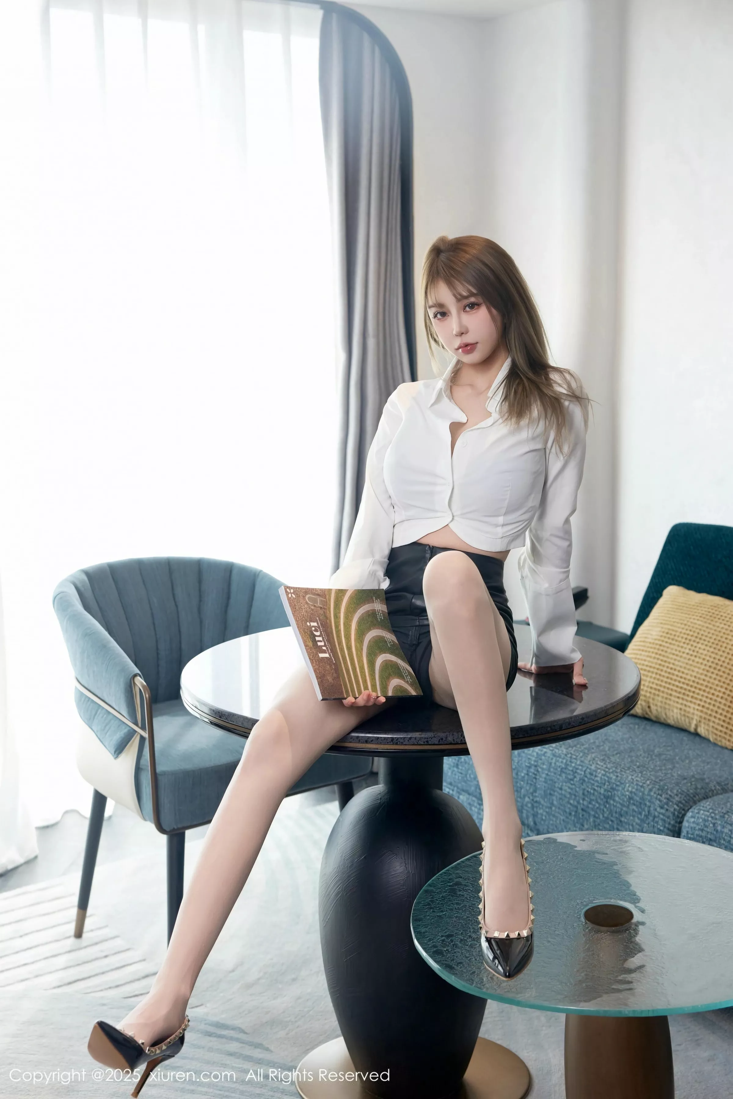 [[XiuRen秀人网]秀人网]No.10439_模特Zoe柚柚性感紫色蕾丝内衣配超薄肉丝秀丰满身材诱惑写真80P